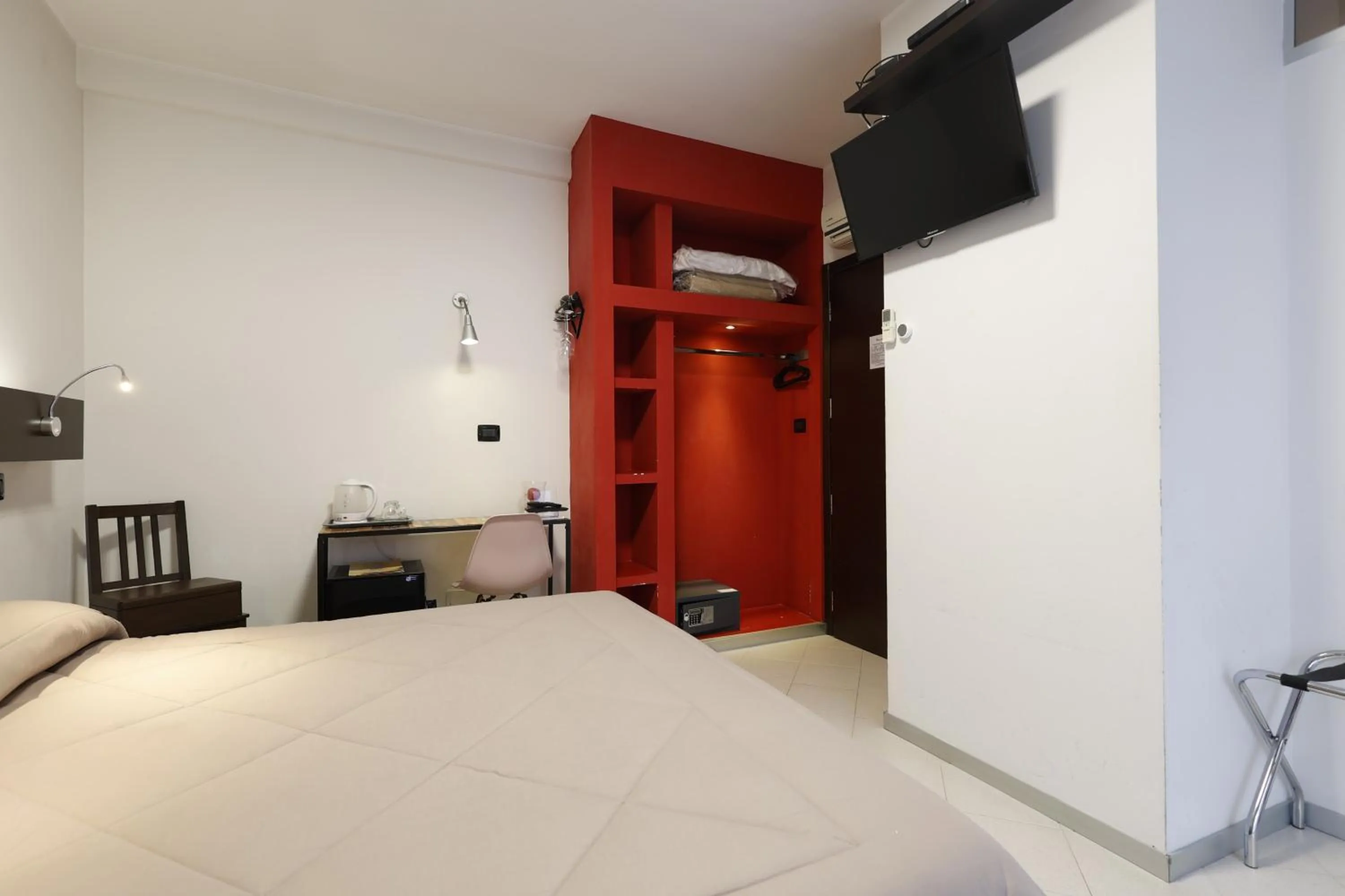 Bedroom, Bed in Bella Pescara B&B