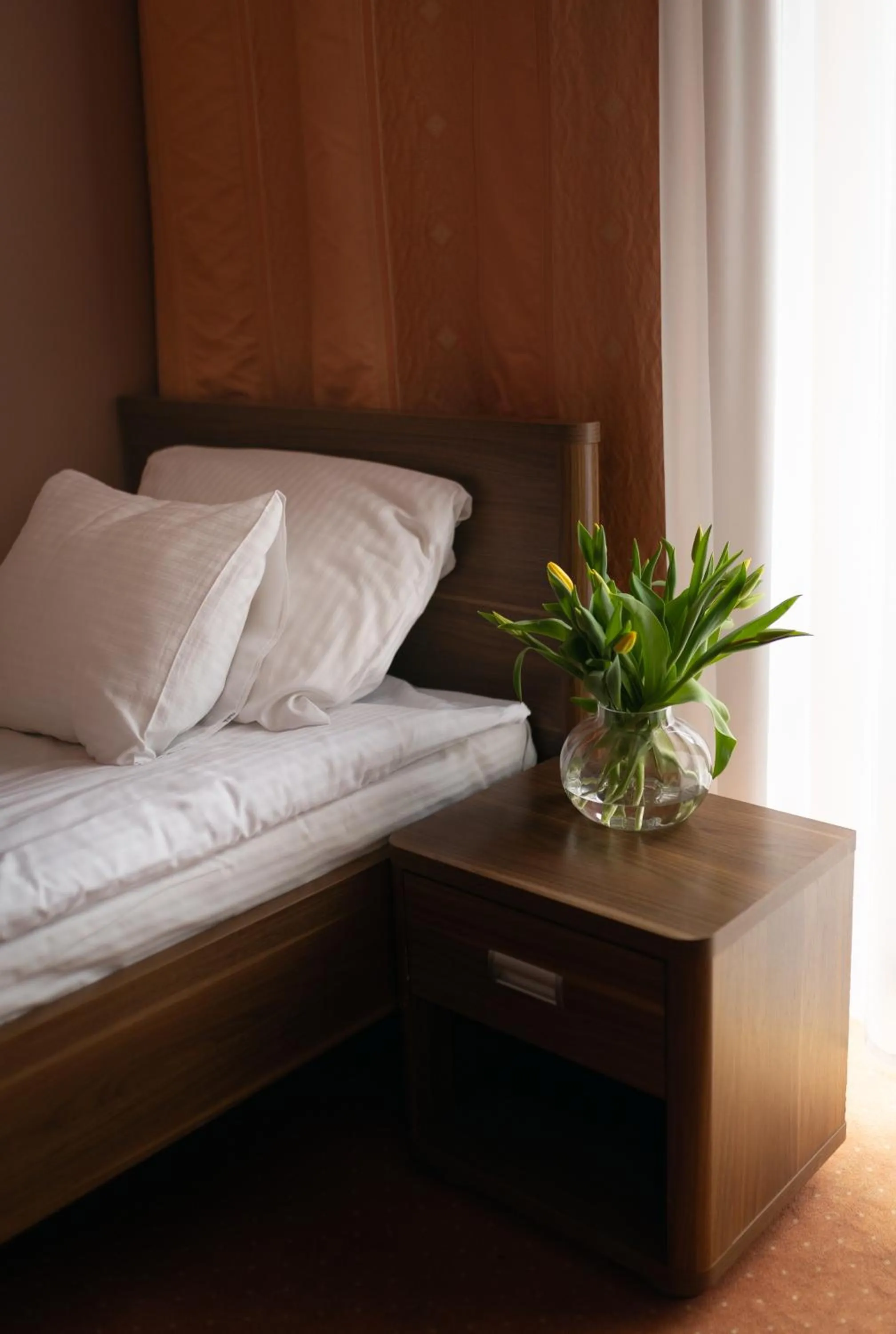 Parking, Bed in Paria Hotel