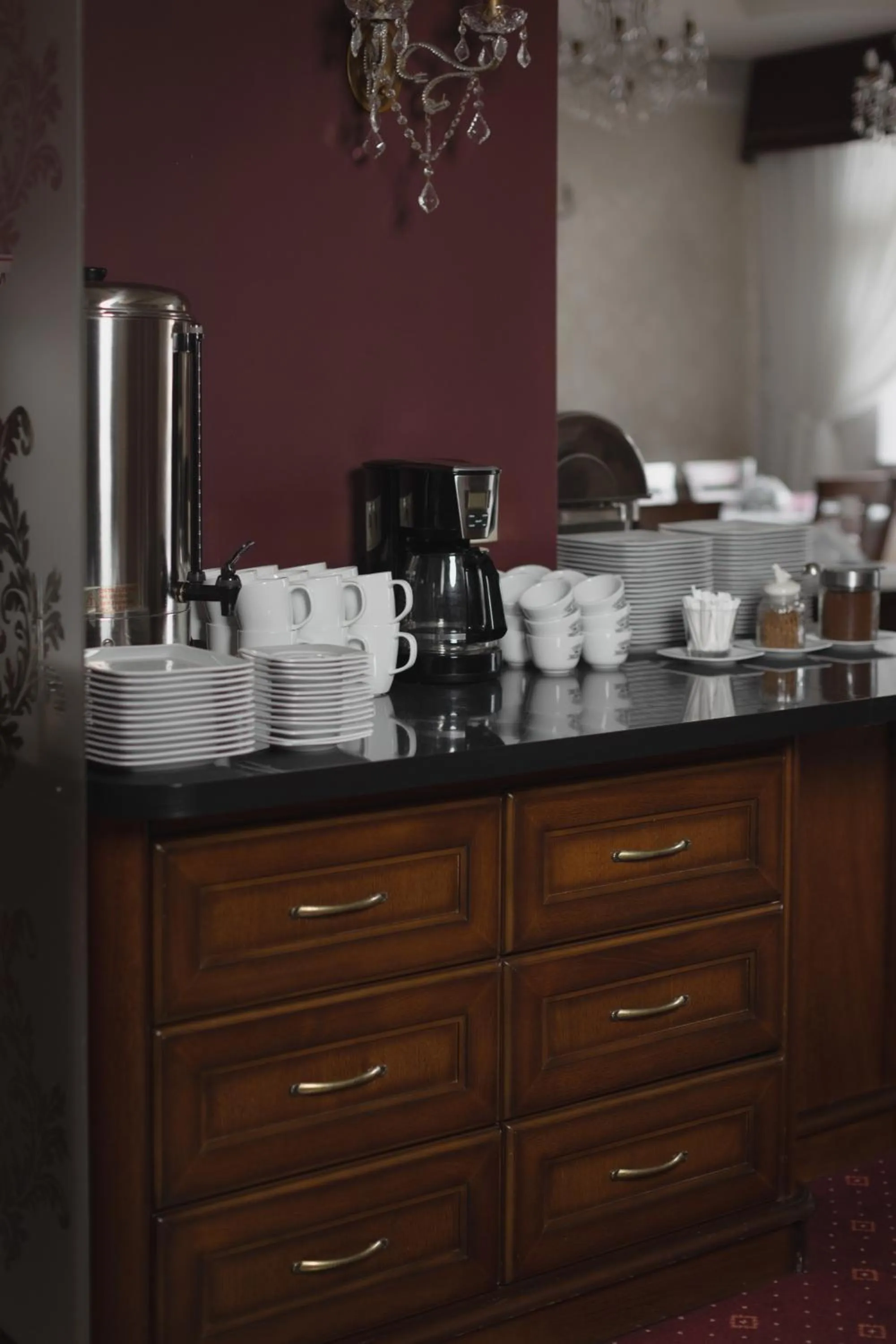 Coffee/tea facilities in Paria Hotel
