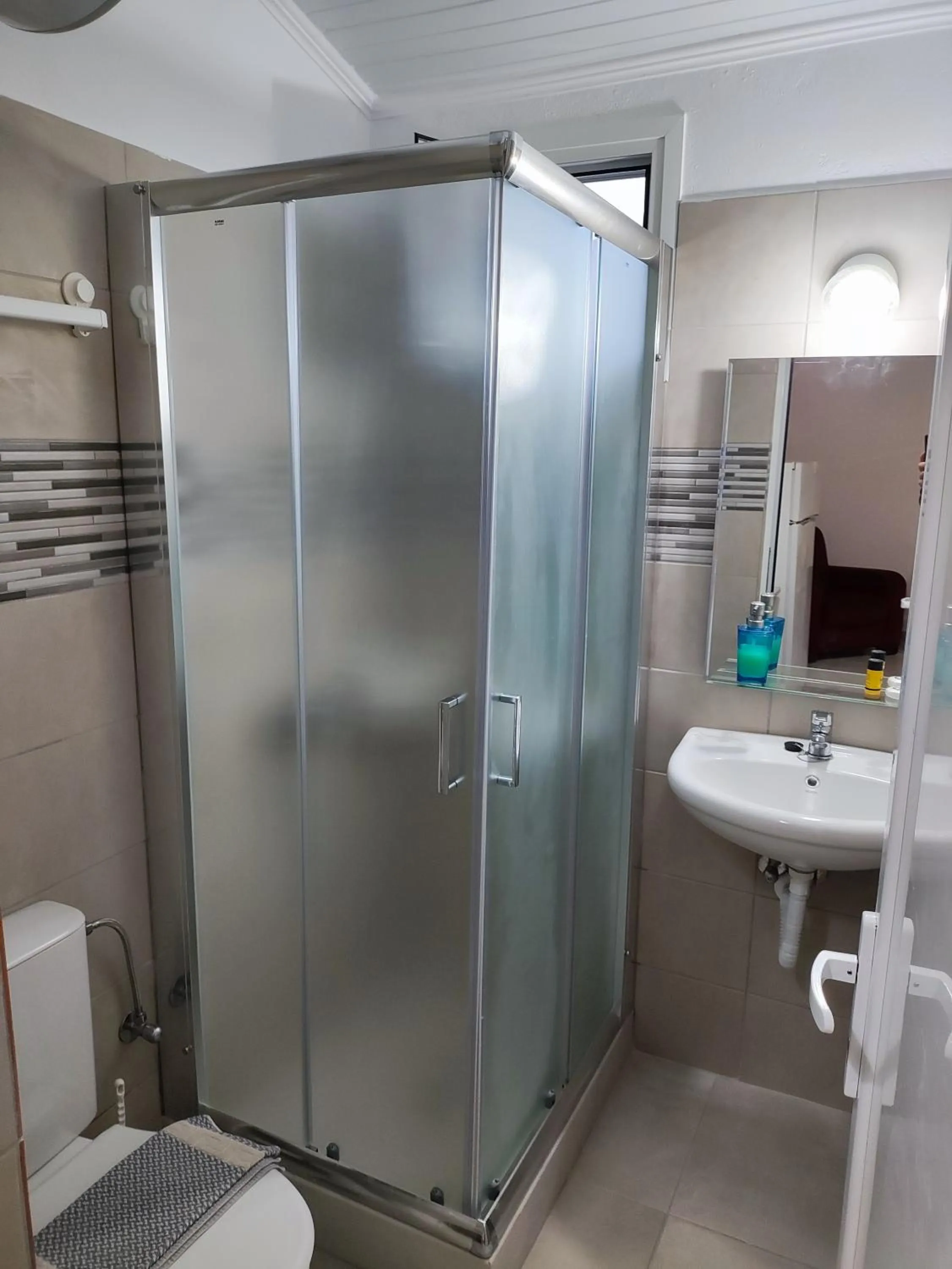 Toilet in KOUVERTA APARTMENTS