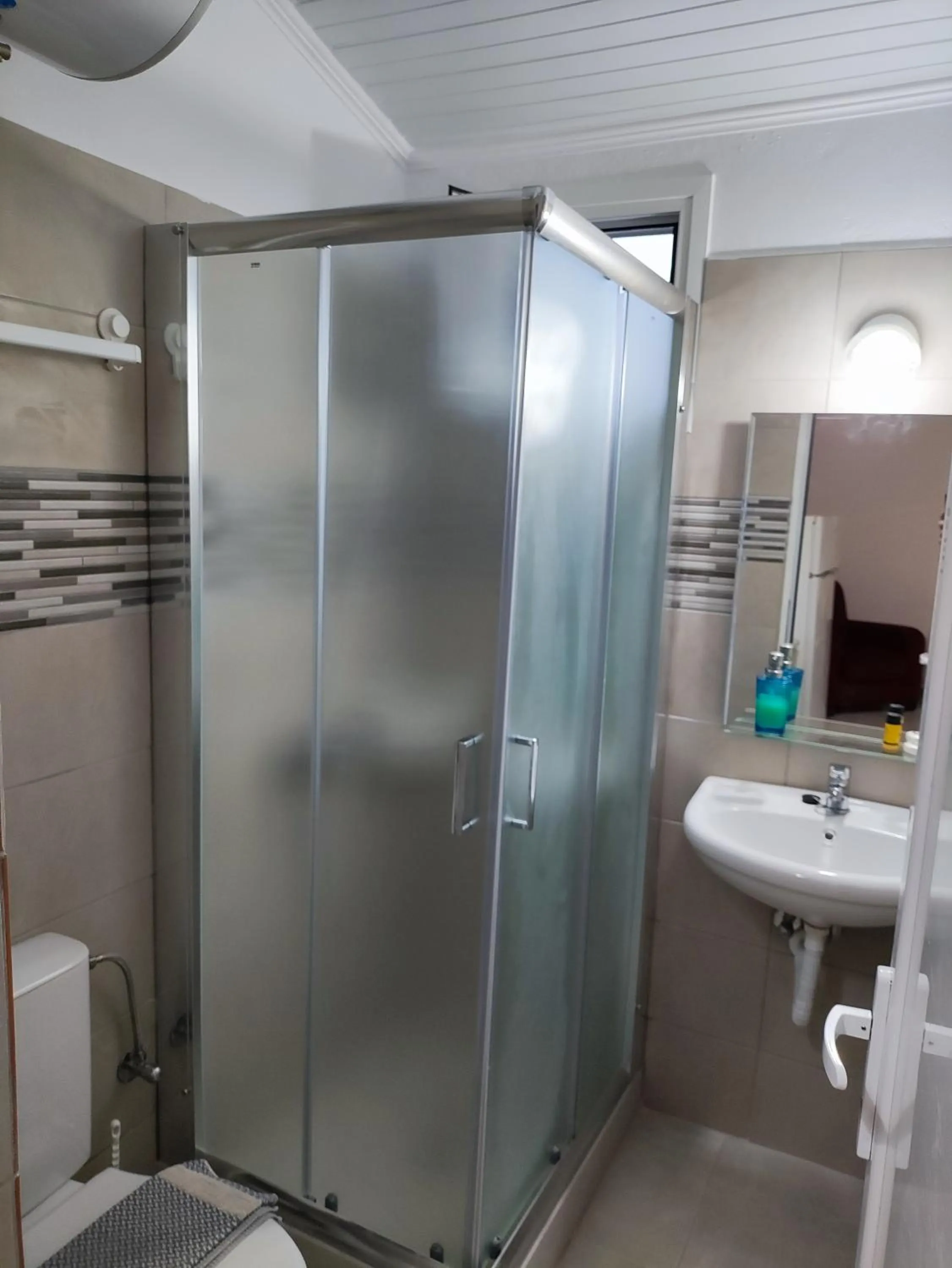 Toilet in KOUVERTA APARTMENTS