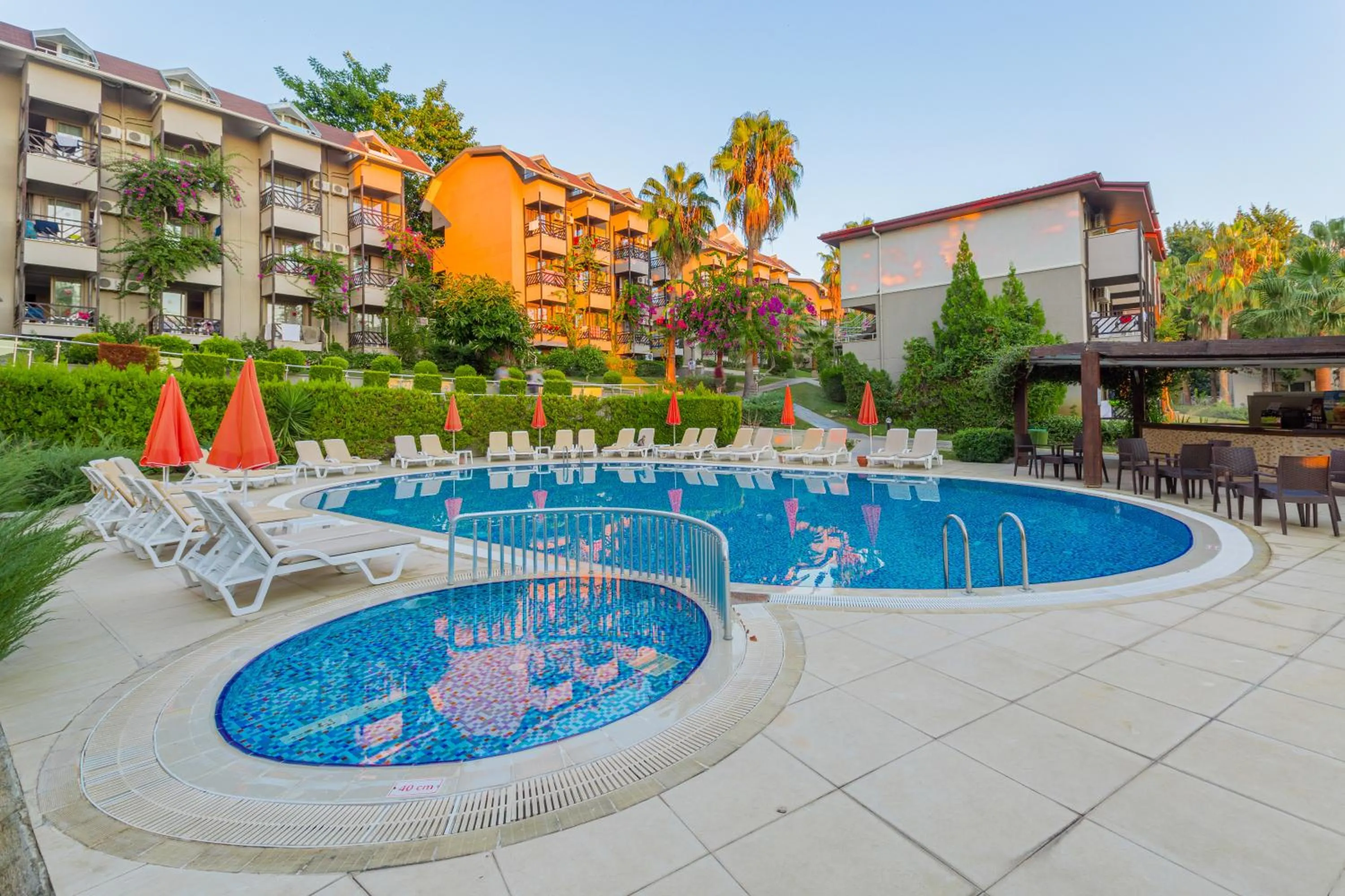 Swimming pool in Justiniano Club Alanya