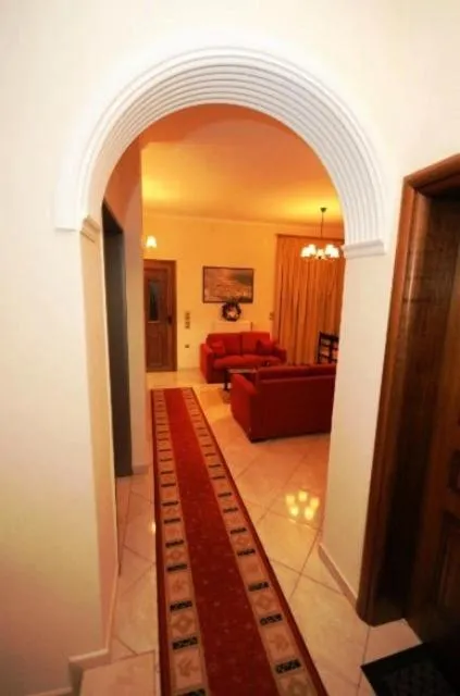 Lounge or bar, Bed in Chrysandra