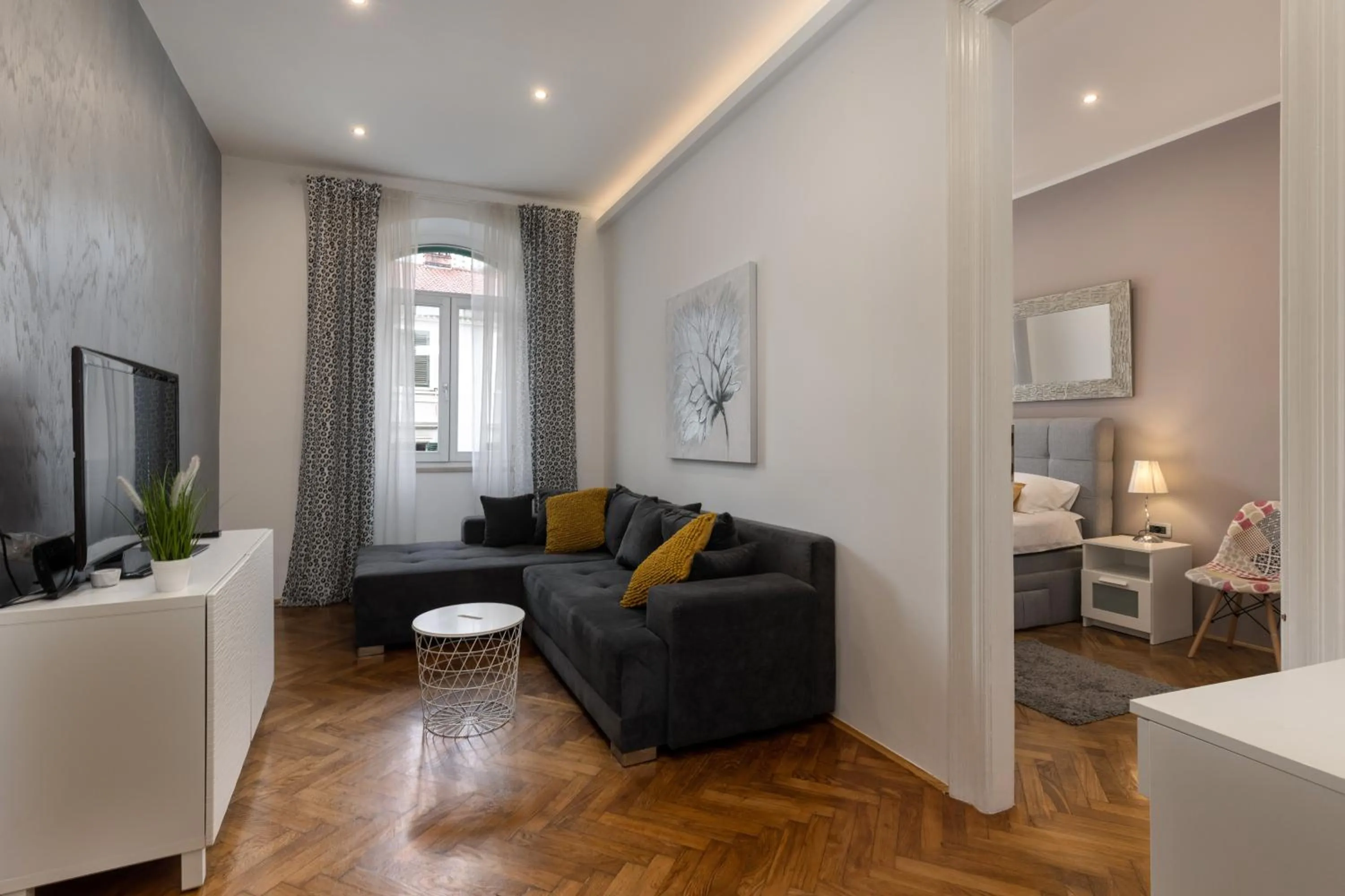 Apartment LUX HOME by Irundo
