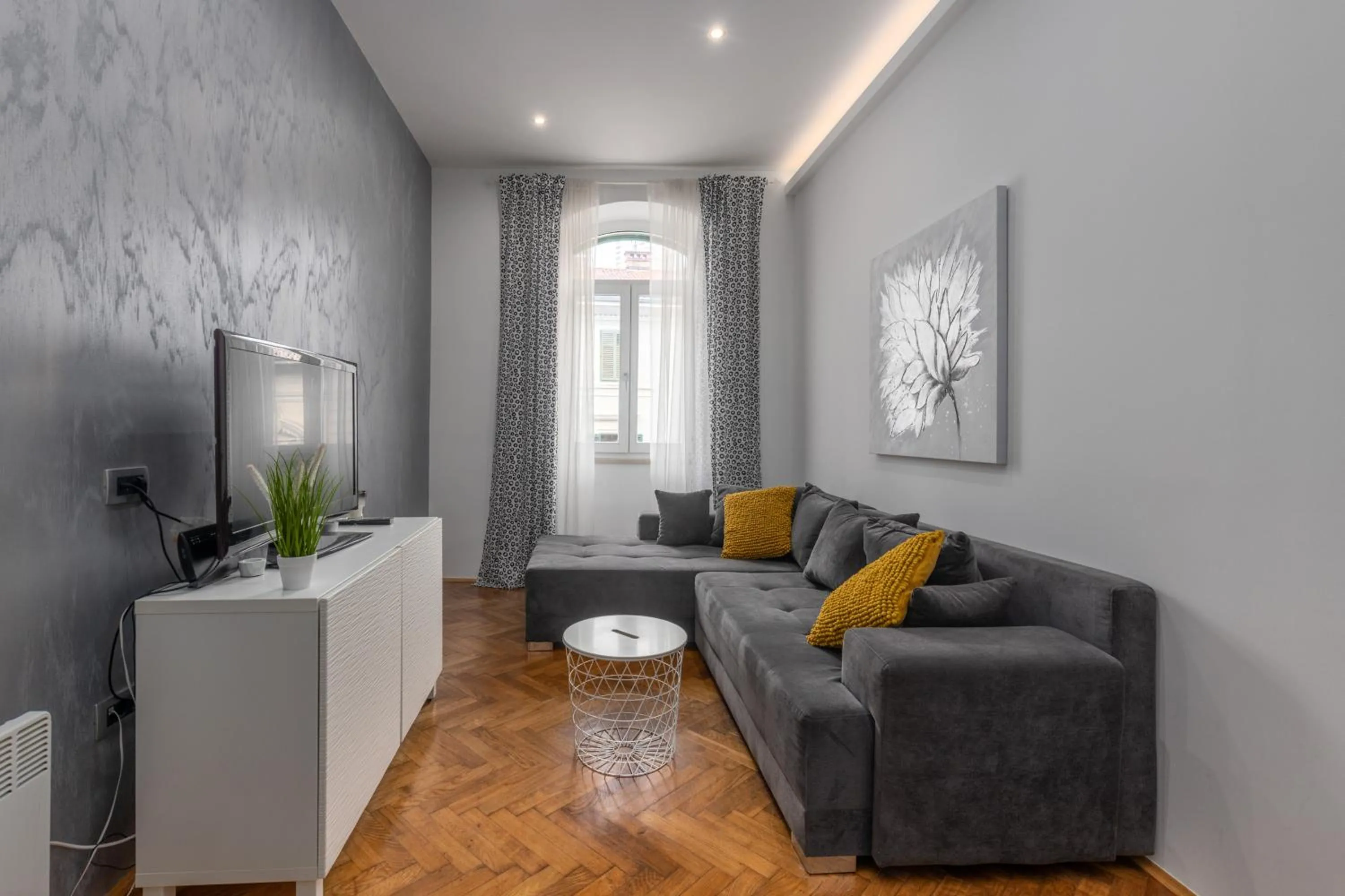 Apartment LUX HOME by Irundo