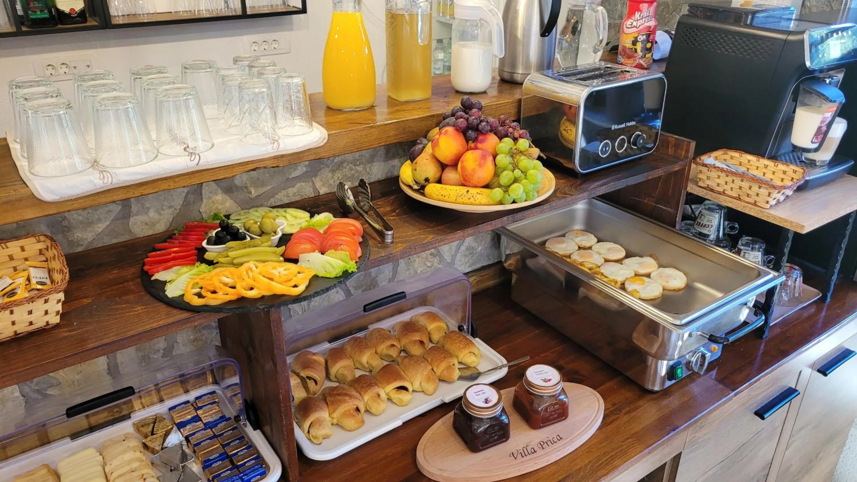 Breakfast in B&B Plitvice Lakes Villa Mija