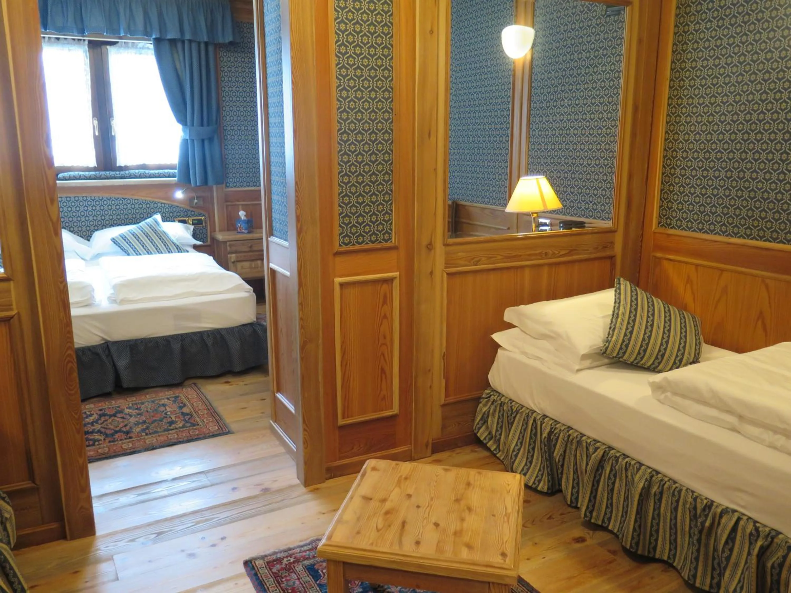 Photo of the whole room, Bed in Chambres Mont Cervin