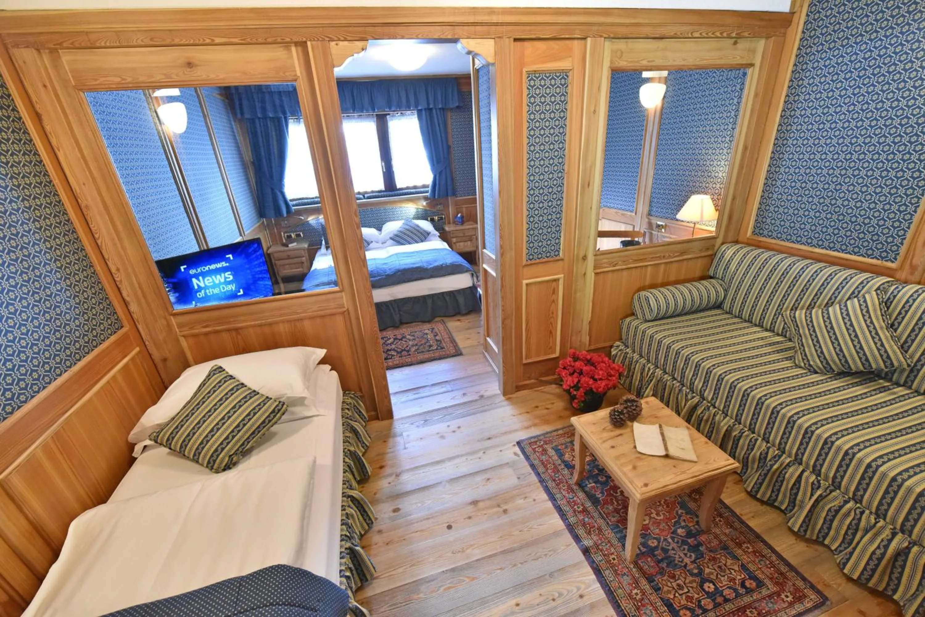 Photo of the whole room, Bed in Chambres Mont Cervin