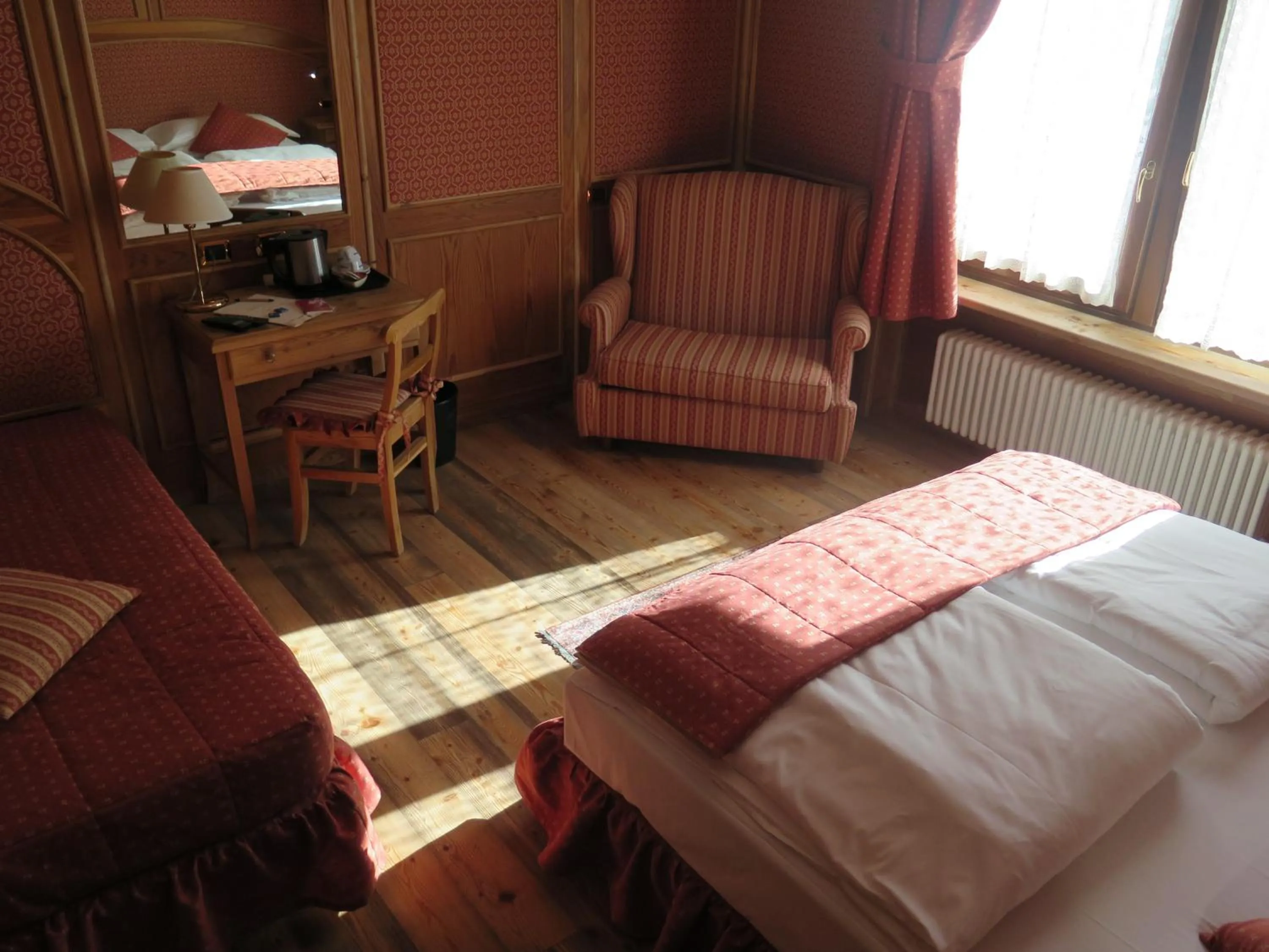 Photo of the whole room, Bed in Chambres Mont Cervin