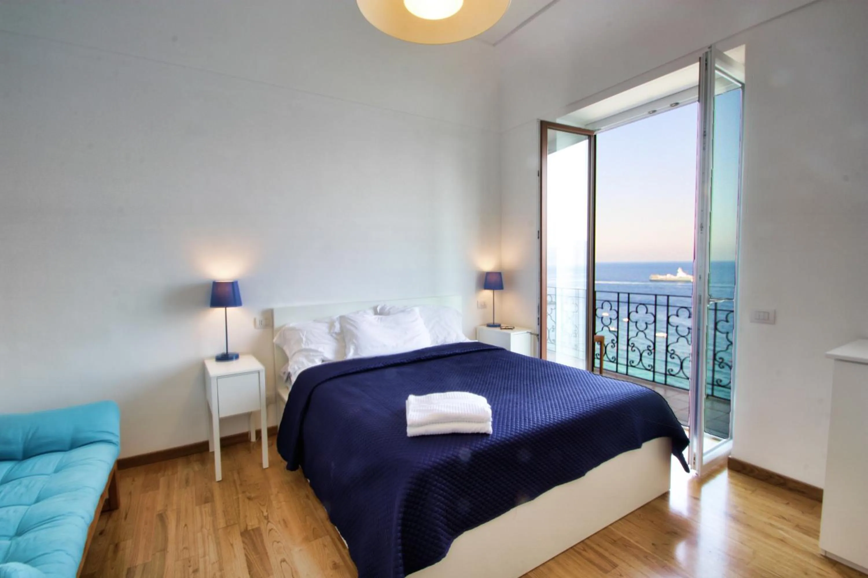 View (from property/room), Bed in Capri Inn