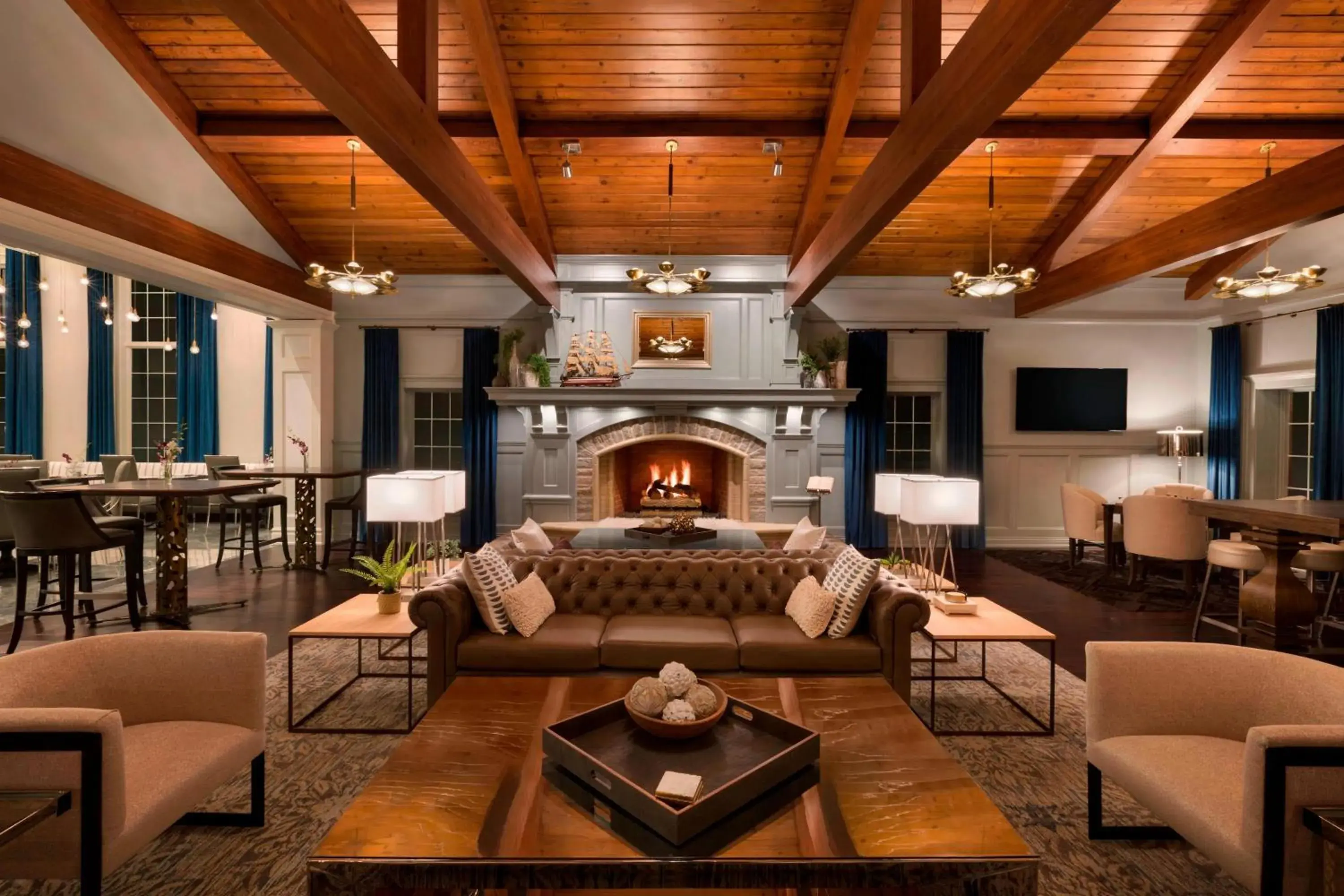 Lounge or bar in Reikart House Buffalo, a Tribute Portfolio Hotel Lounge or bar in Reikart House Buffalo, a Tribute Portfolio Hotel