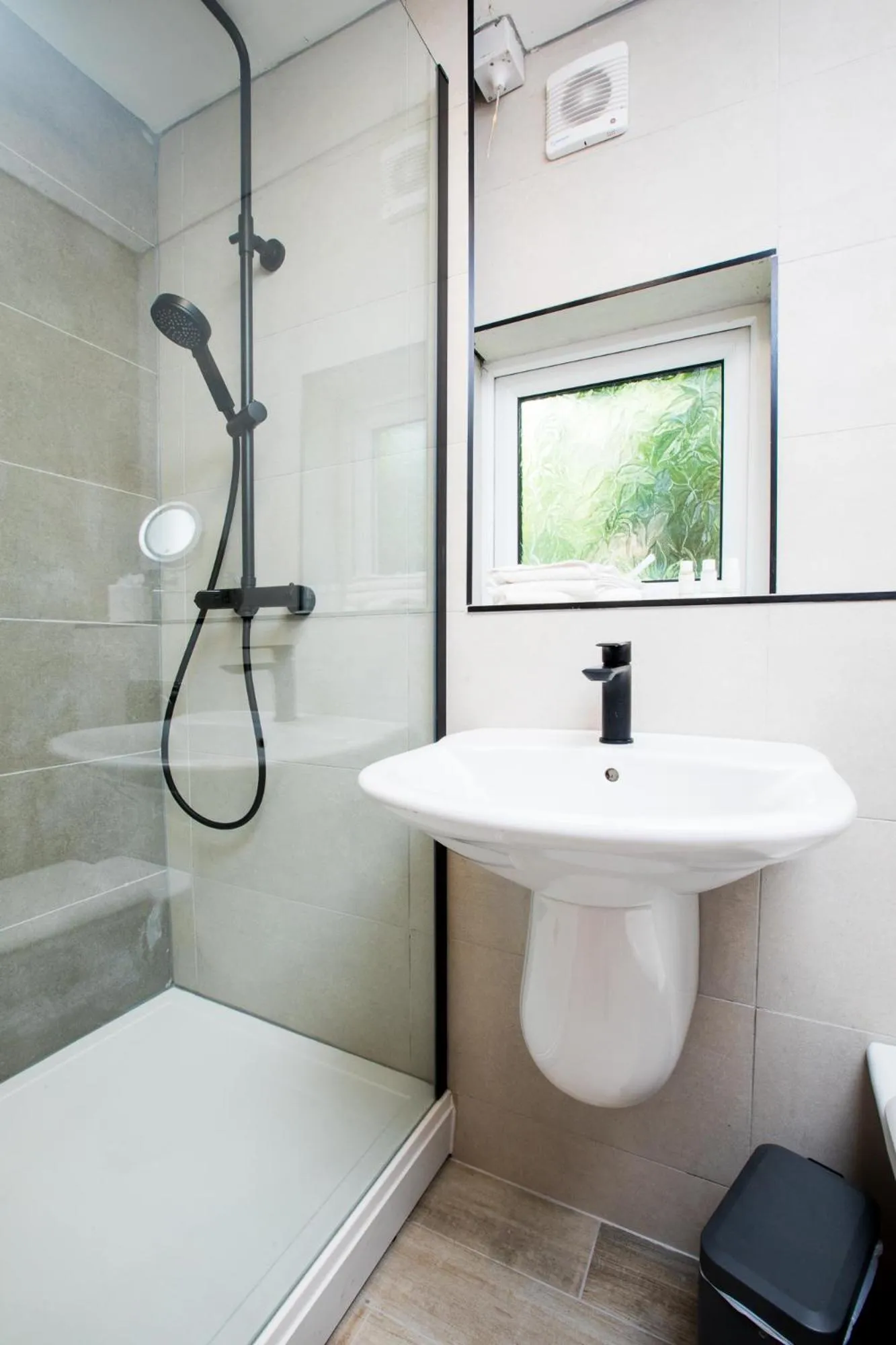 The Crooklands, BW Signature Collection