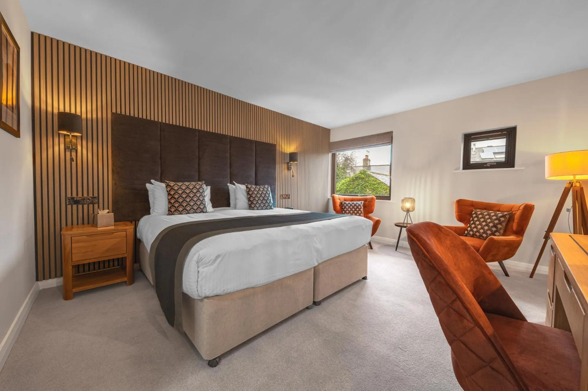 Seating area, Bed in The Crooklands, BW Signature Collection