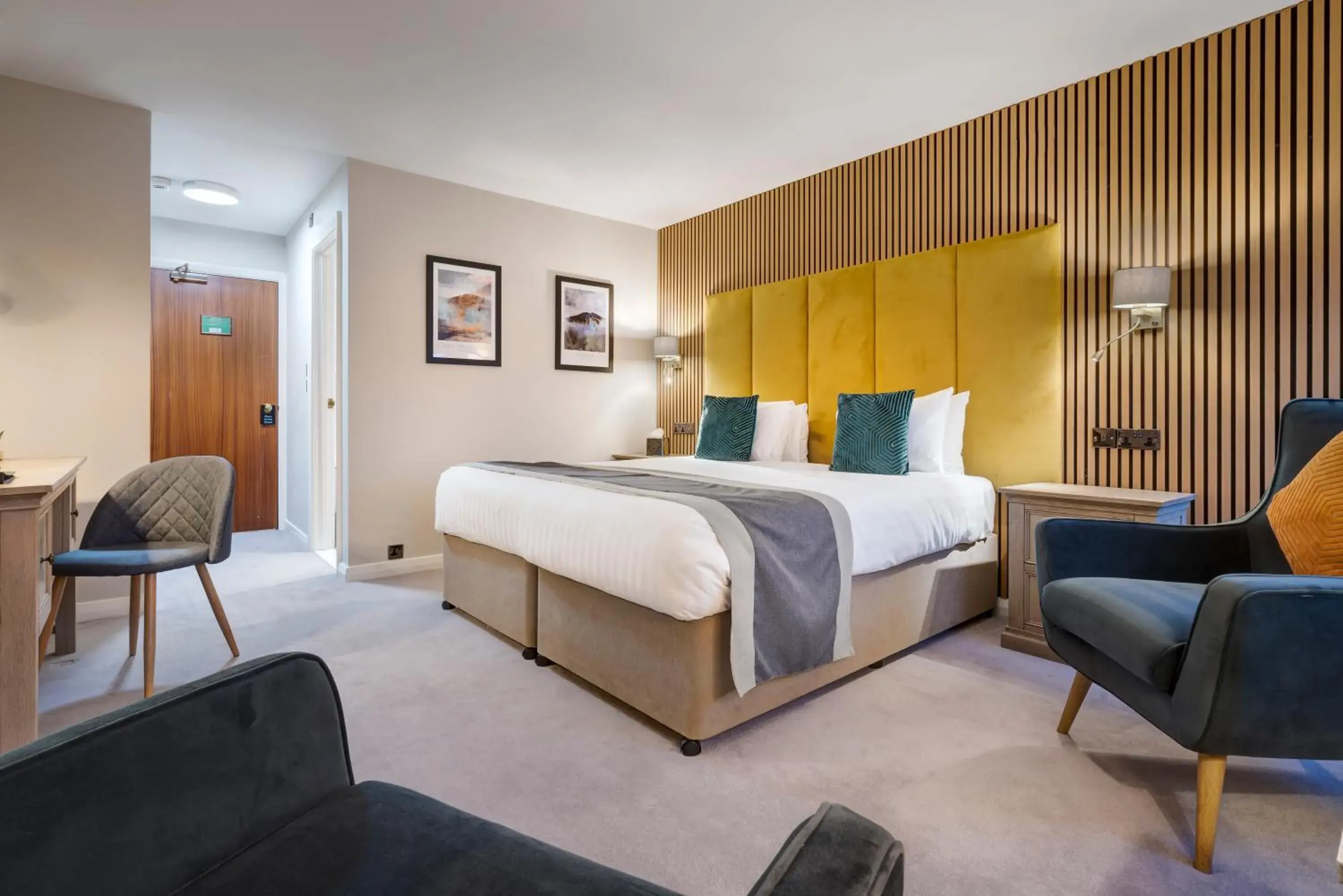 Deluxe King Room with Sitting Area - Non-Smoking in The Crooklands, BW Signature Collection Deluxe King Room with Sitting Area - Non-Smoking in The Crooklands, BW Signature Collection