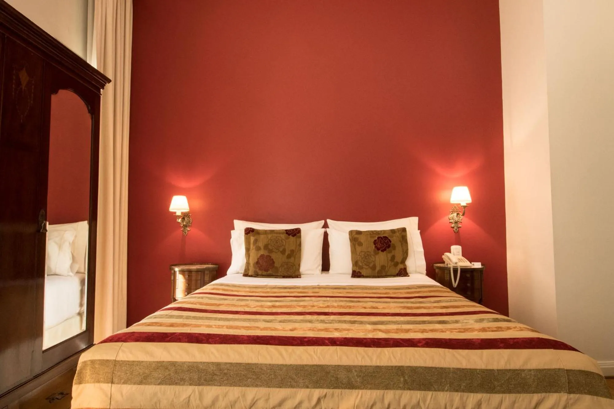 Bedroom, Bed in Magnolia Hotel Boutique