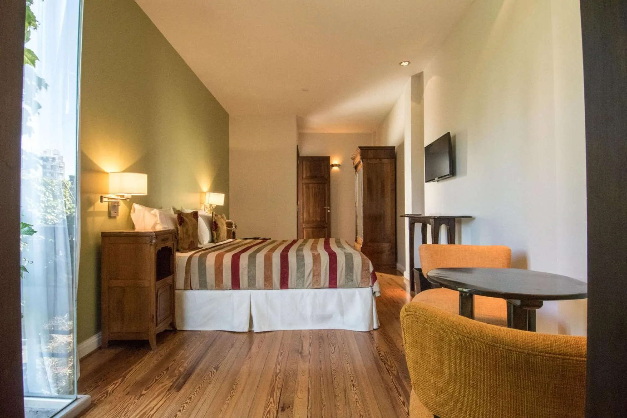 Photo of the whole room, Bed in Magnolia Hotel Boutique