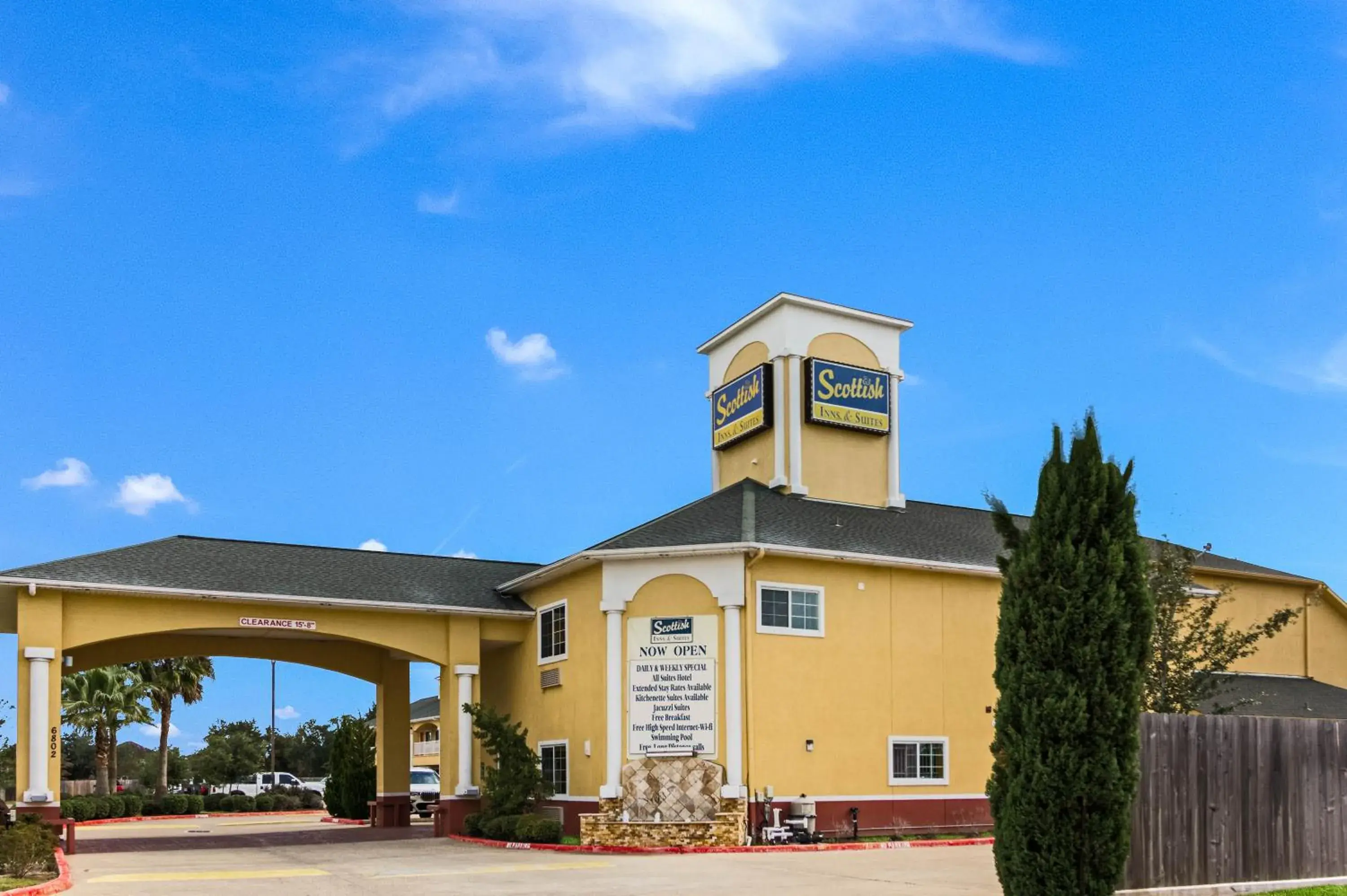 Property building in Scottish Inn and Suites Baytown Property building in Scottish Inn and Suites Baytown