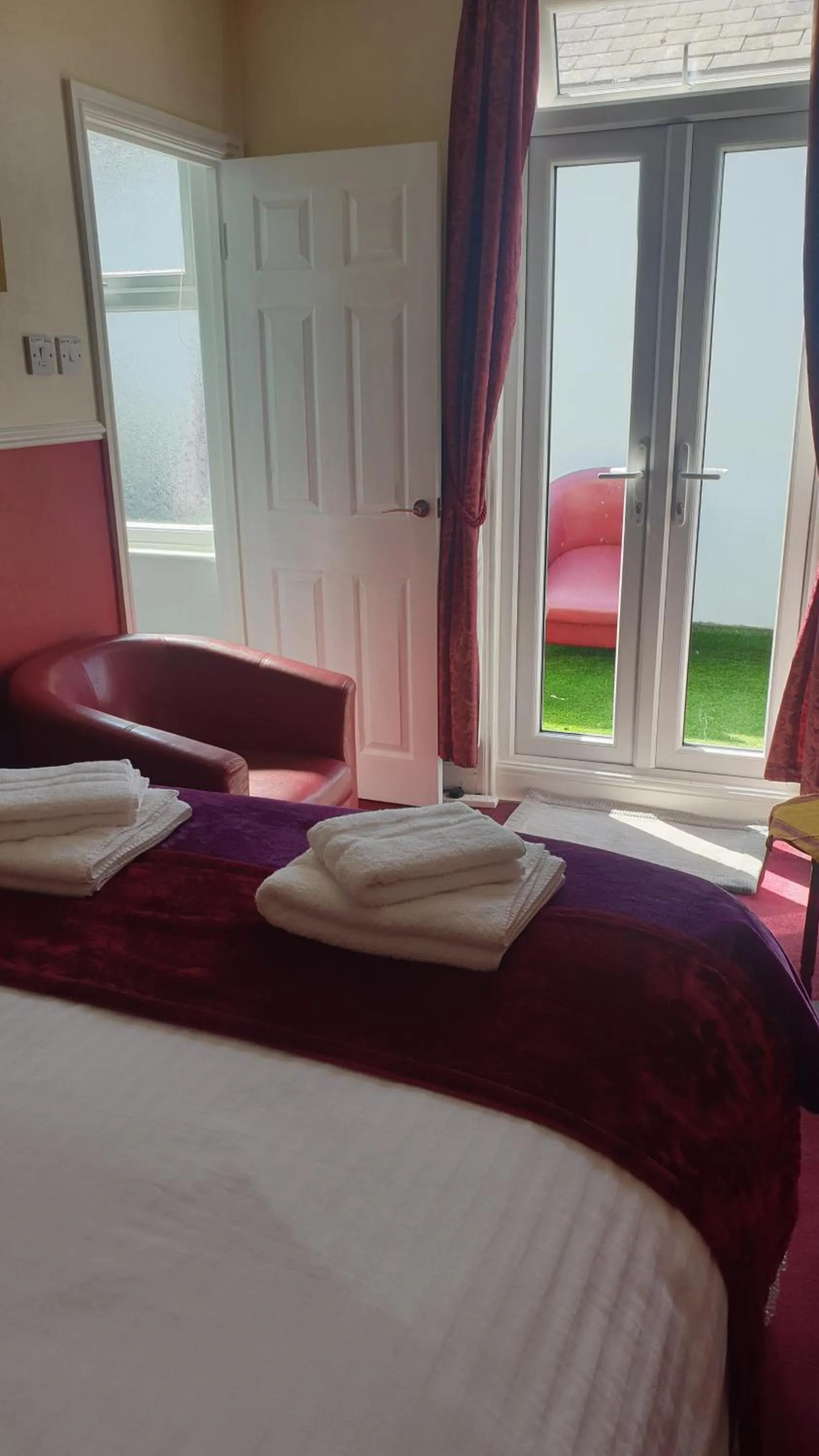 Photo of the whole room, Bed in All Seasons Guest House