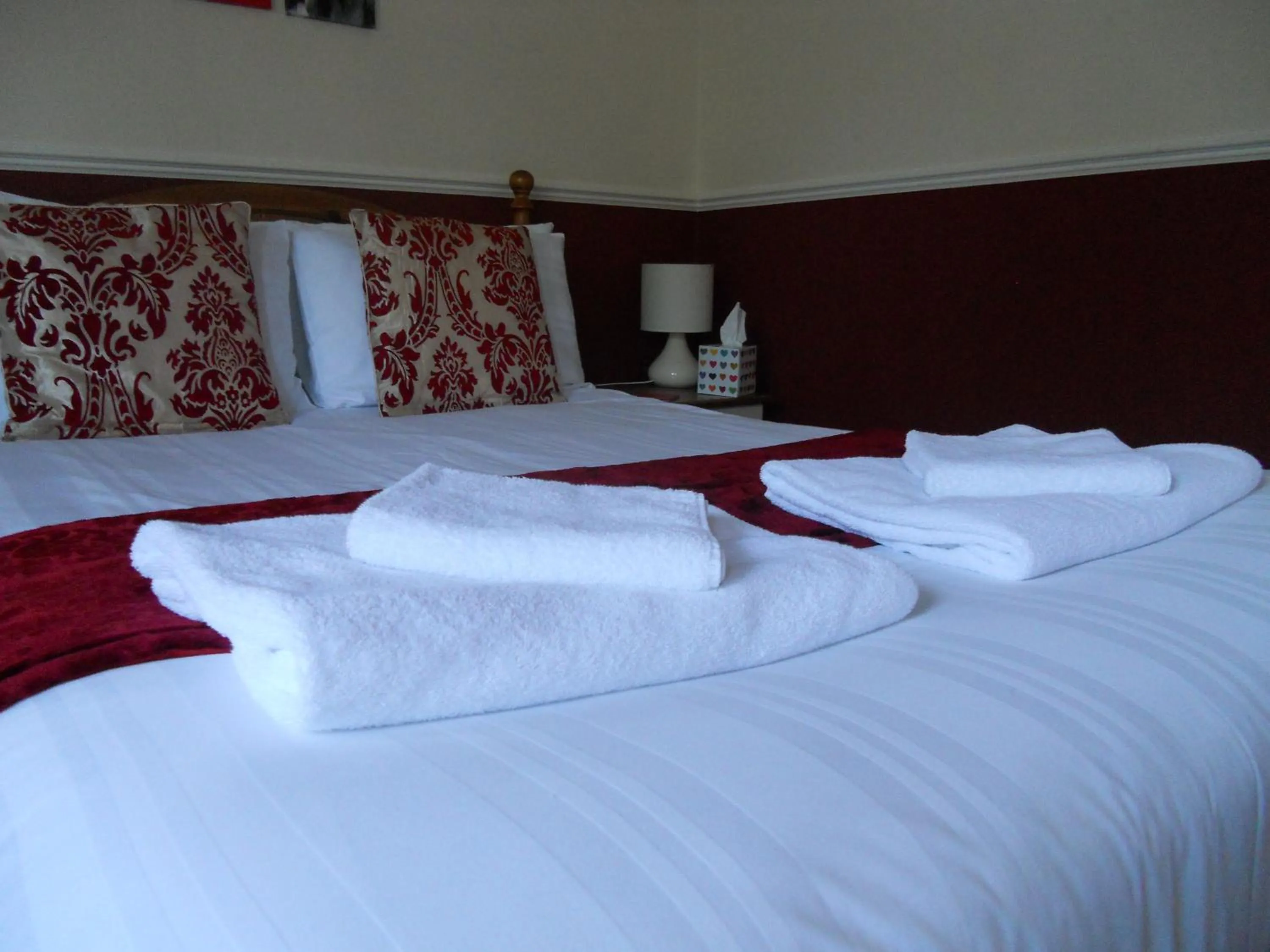 Bedroom, Bed in All Seasons Guest House