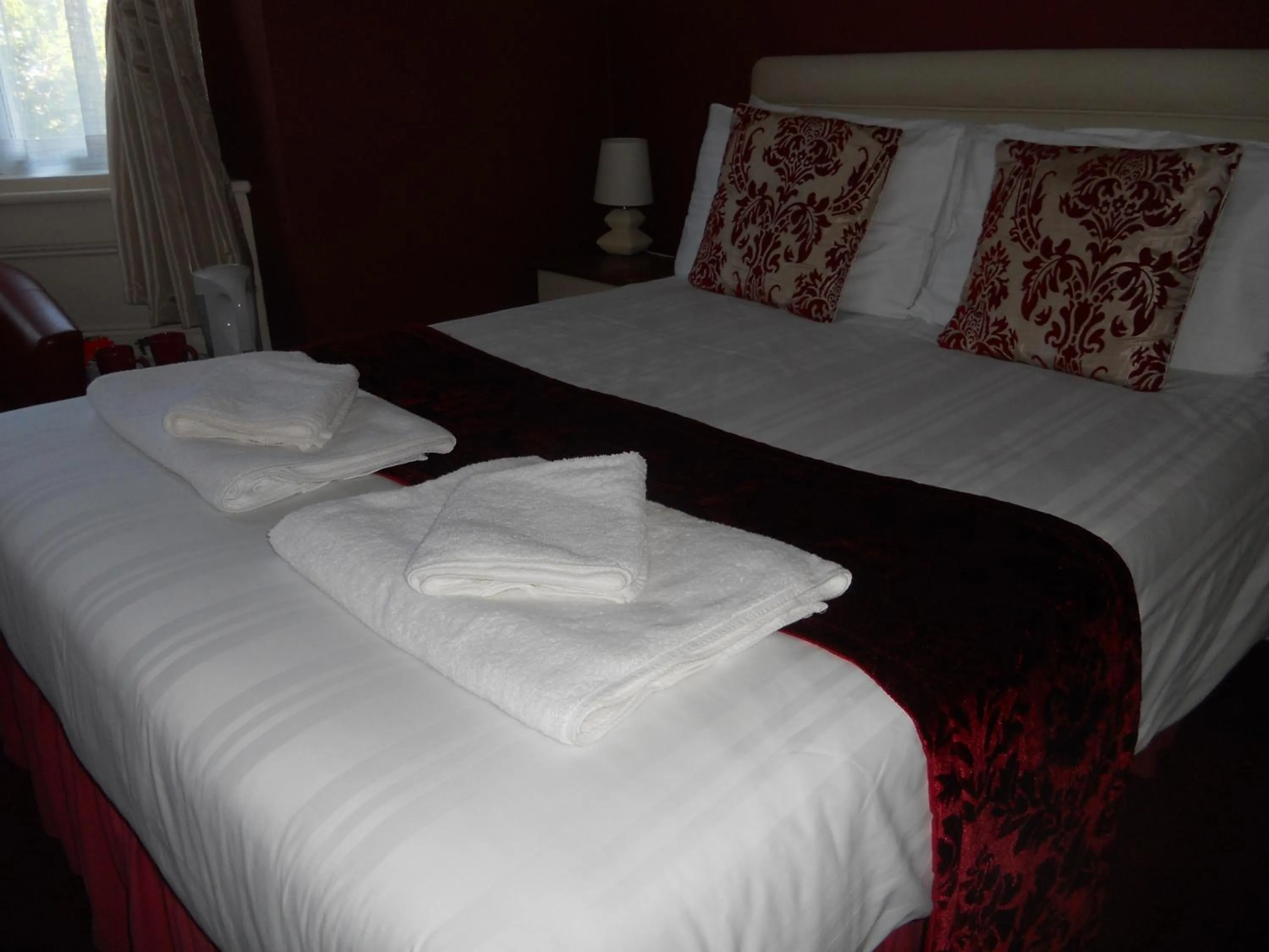 Bedroom, Bed in All Seasons Guest House