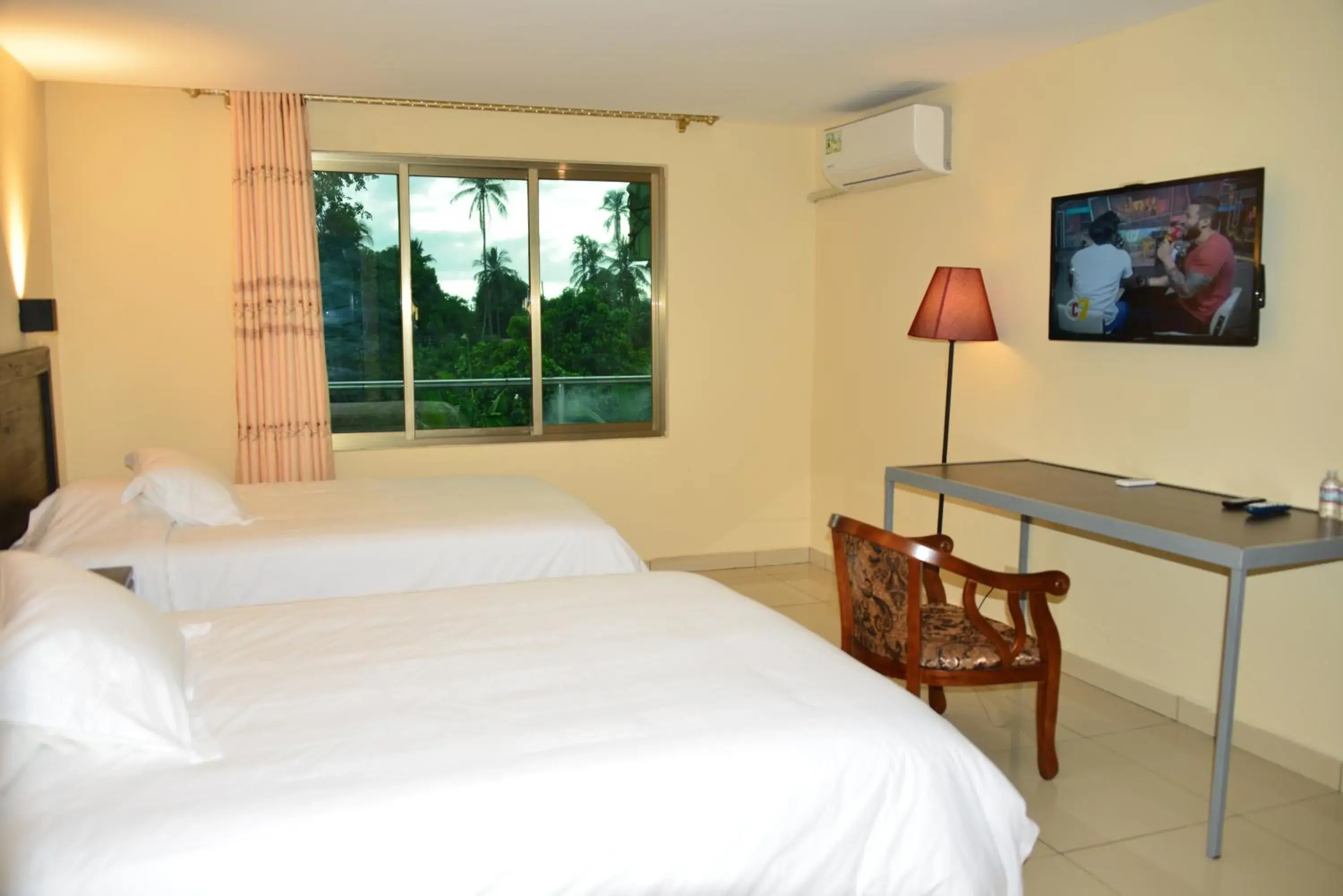 Deluxe Twin Room in Hotel F Sur Inn Deluxe Twin Room in Hotel F Sur Inn