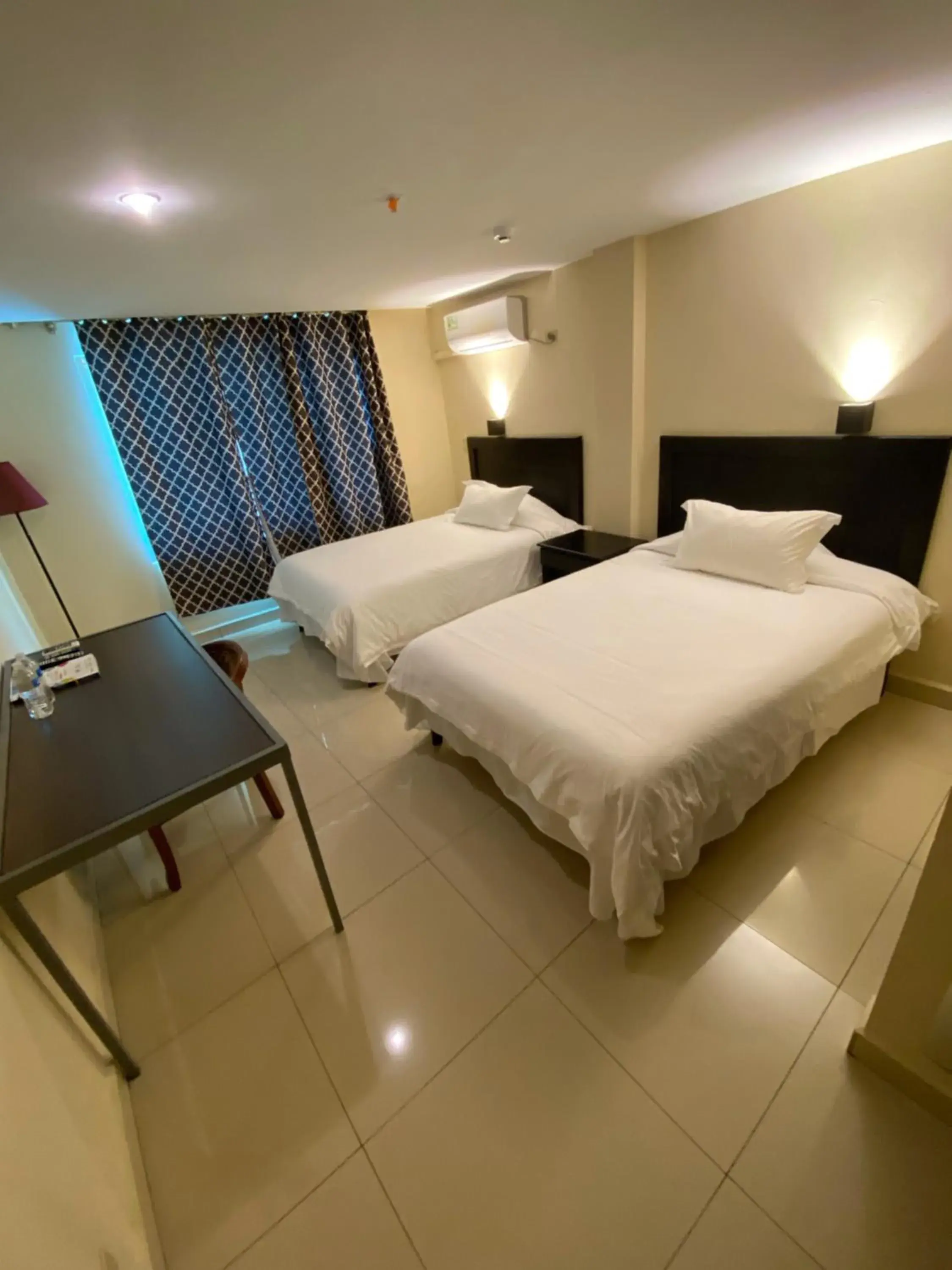 Deluxe Twin Room in Hotel F Sur Inn Deluxe Twin Room in Hotel F Sur Inn