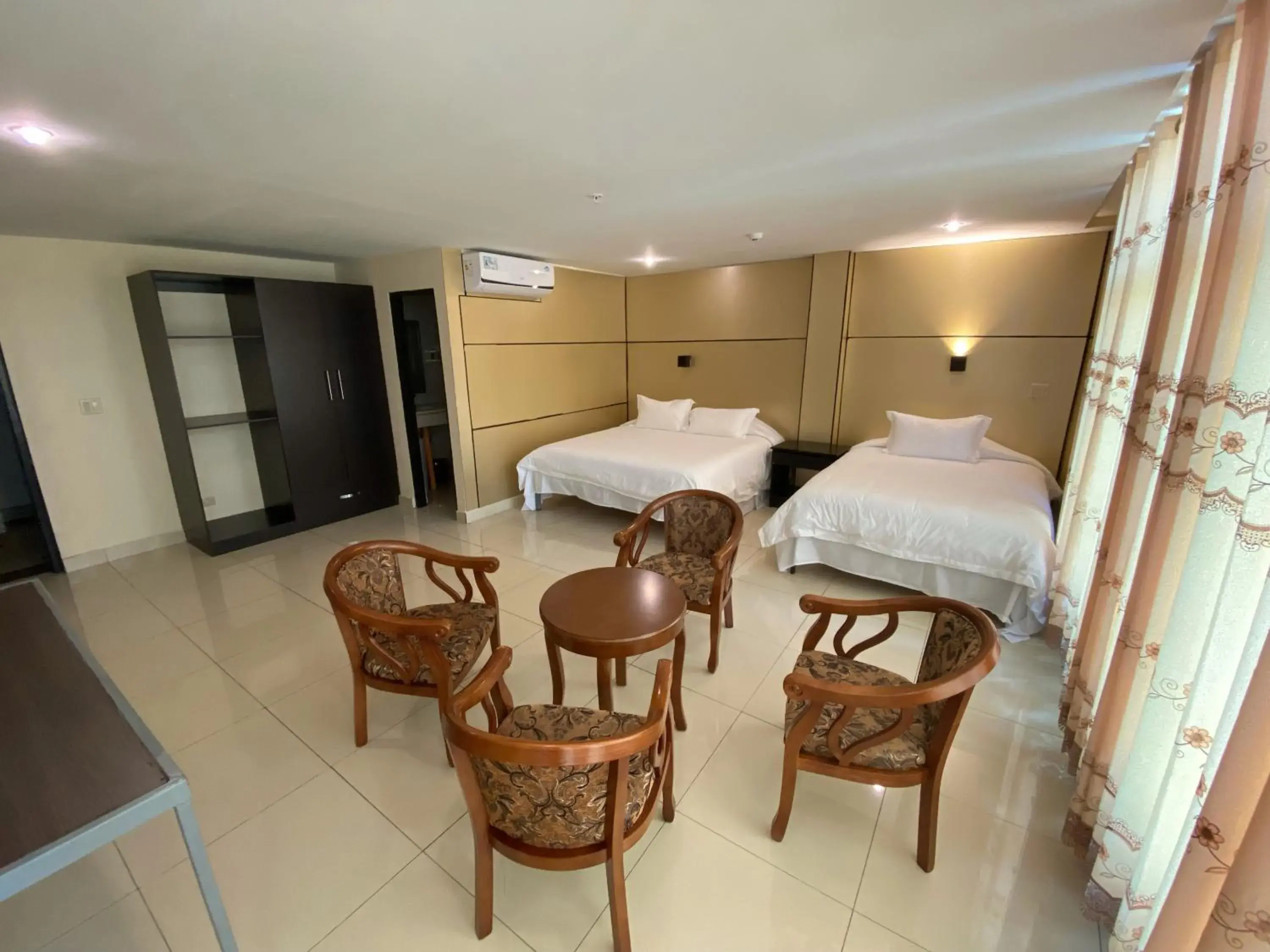 Family Room in Hotel F Sur Inn Family Room in Hotel F Sur Inn