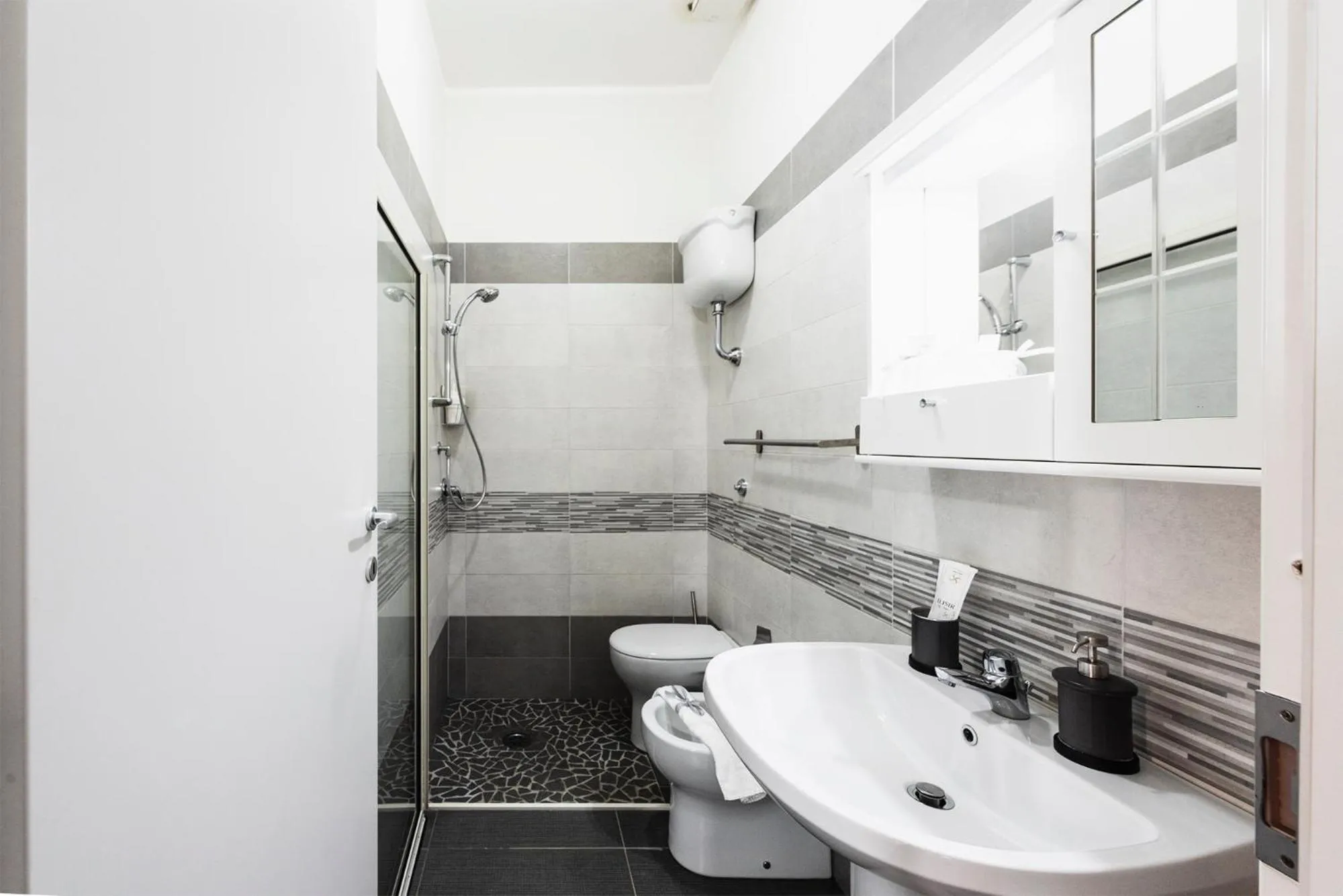 Shower in Terra Mia