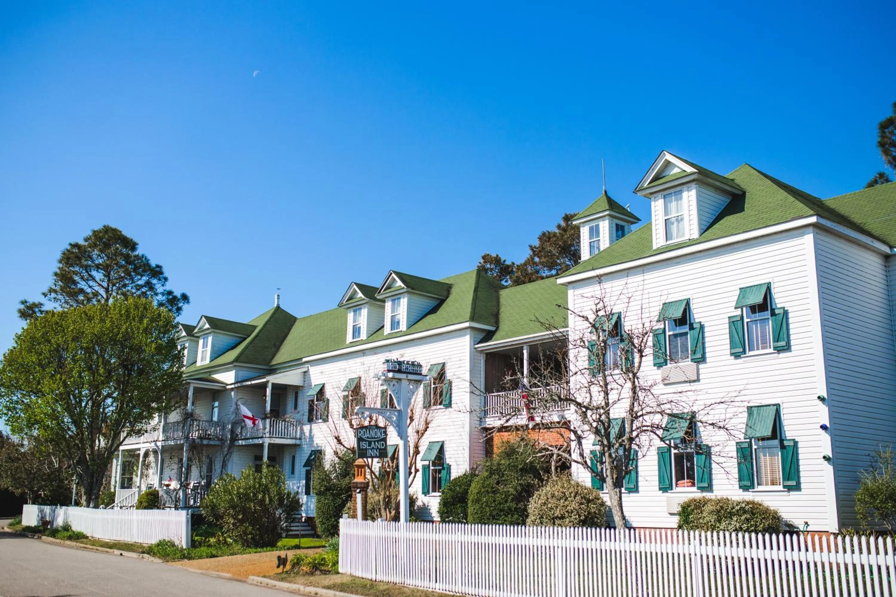 Property building in Roanoke Island Inn