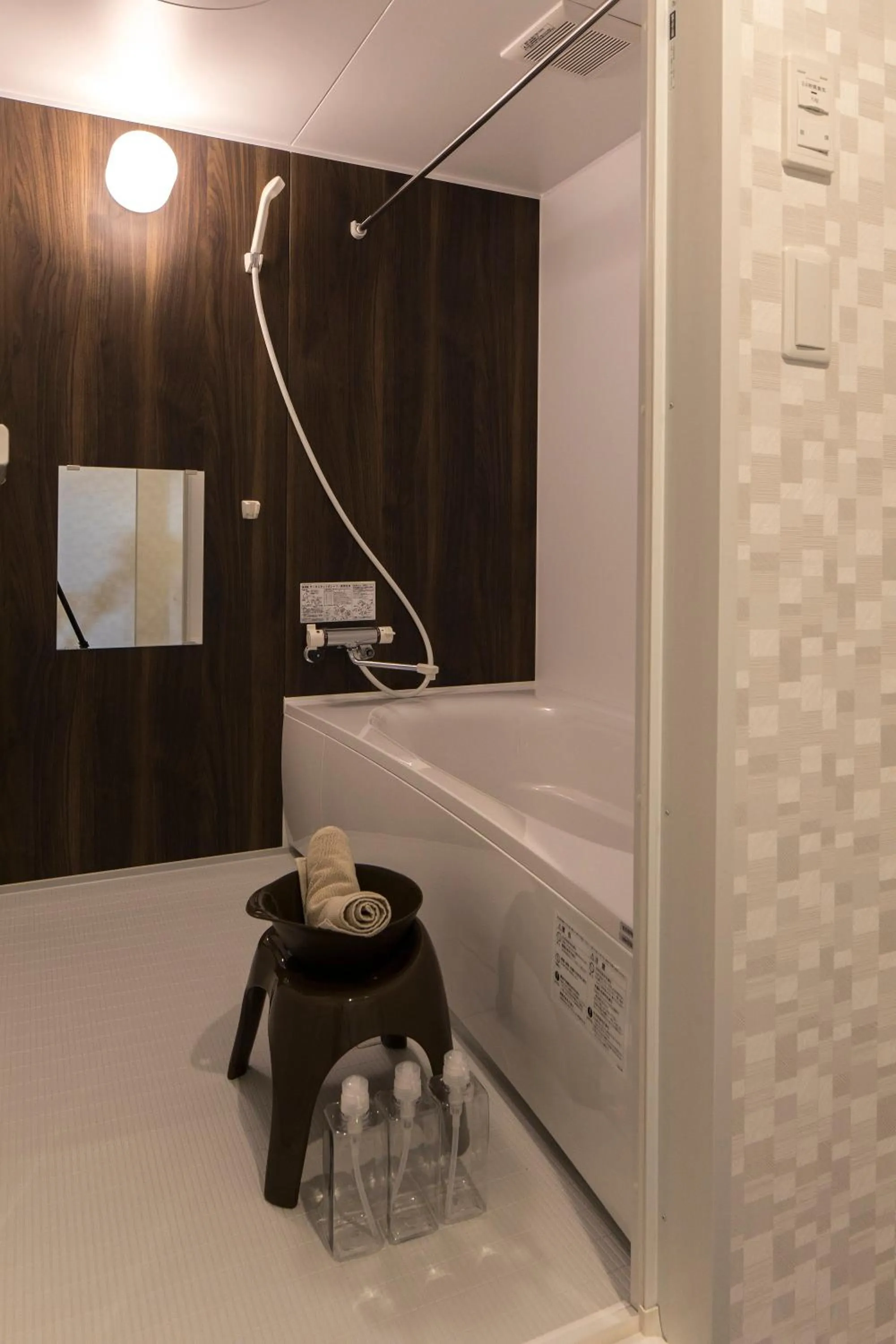 Shower in PINN-N4E2Ⅰ