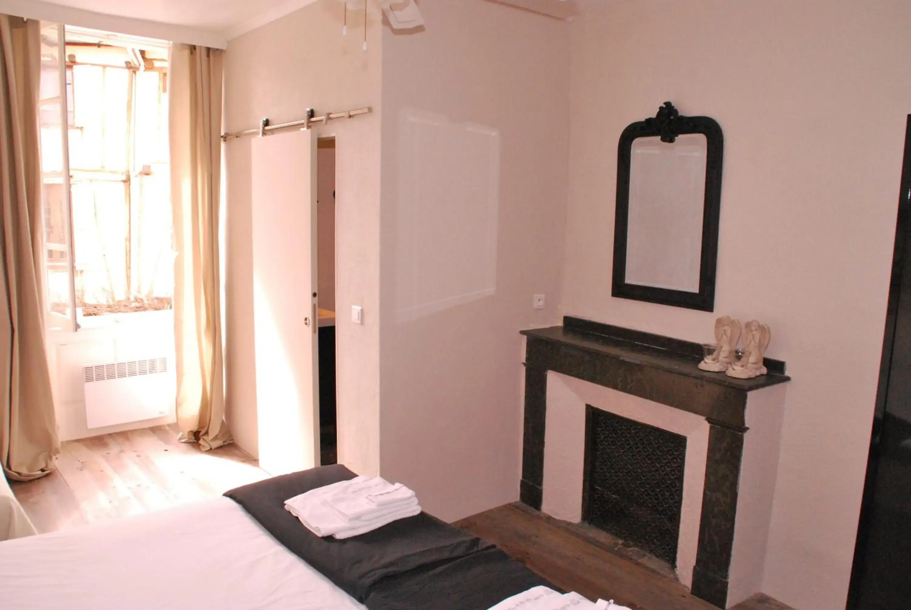 Deluxe Double Room in La Maison au Puits Deluxe Double Room in La Maison au Puits