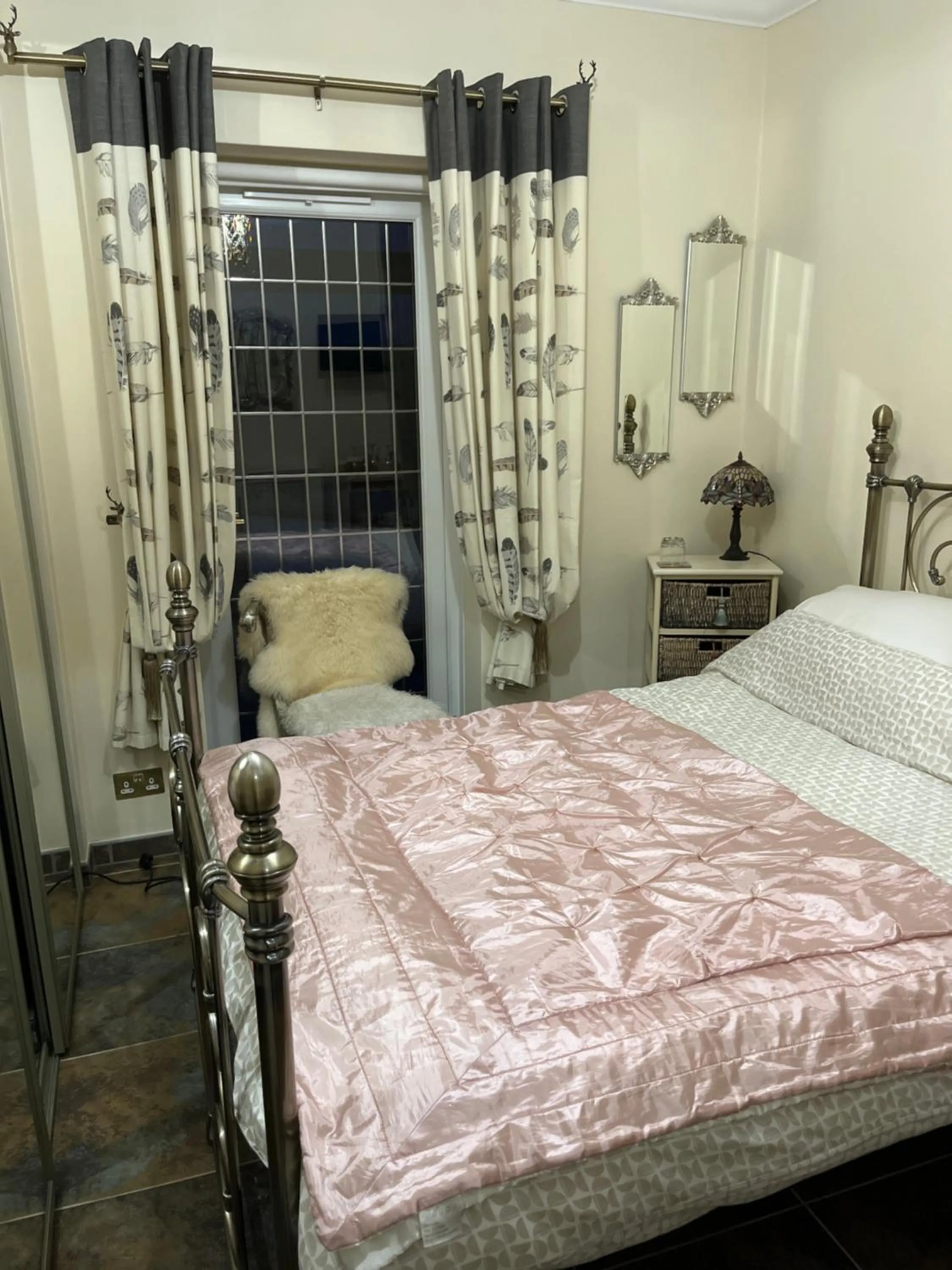 Bedroom, Bed in Retreat at The Knowe Auchincruive Estate