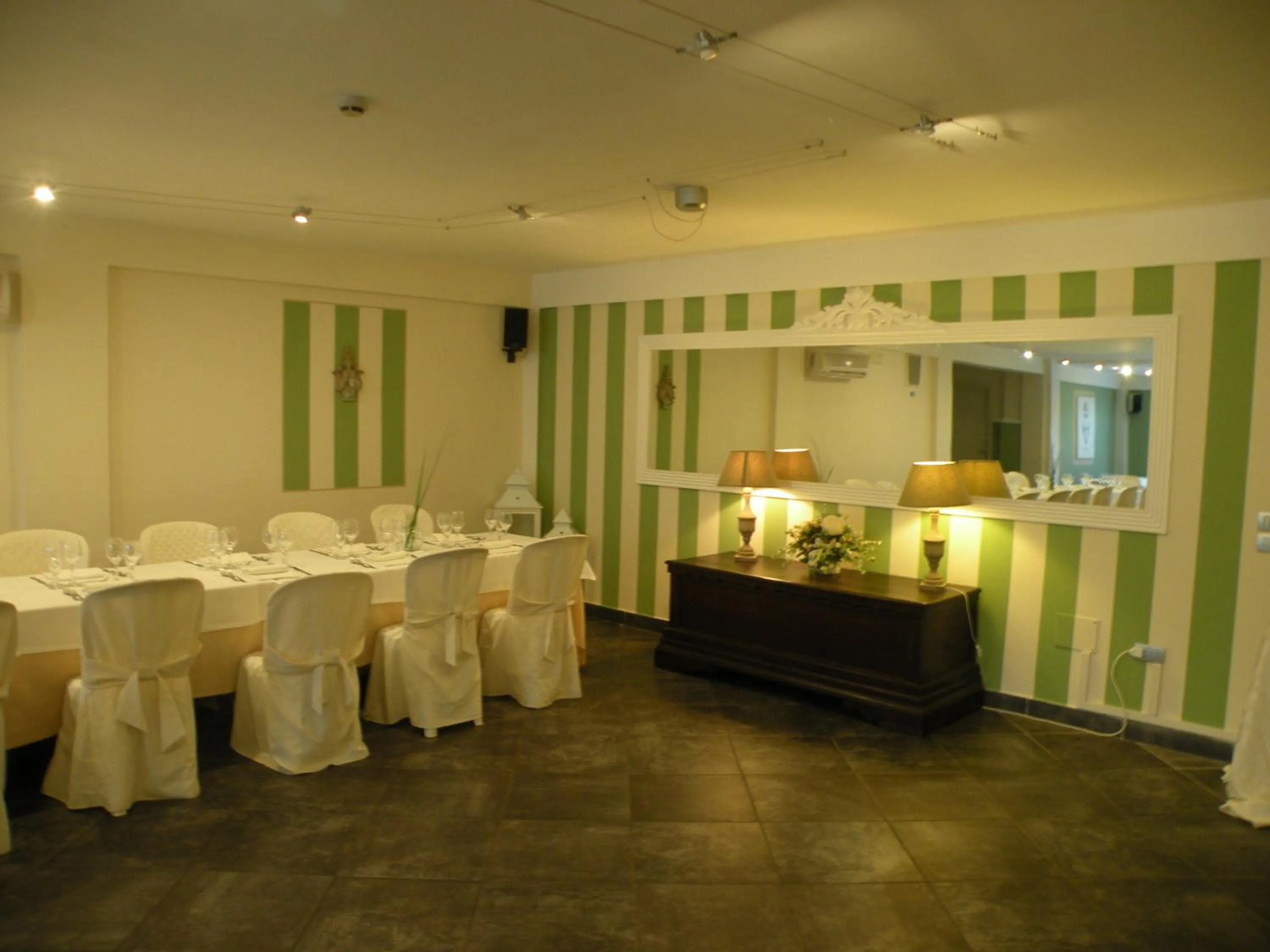 Restaurant/places to eat in Hotel La Cavalera