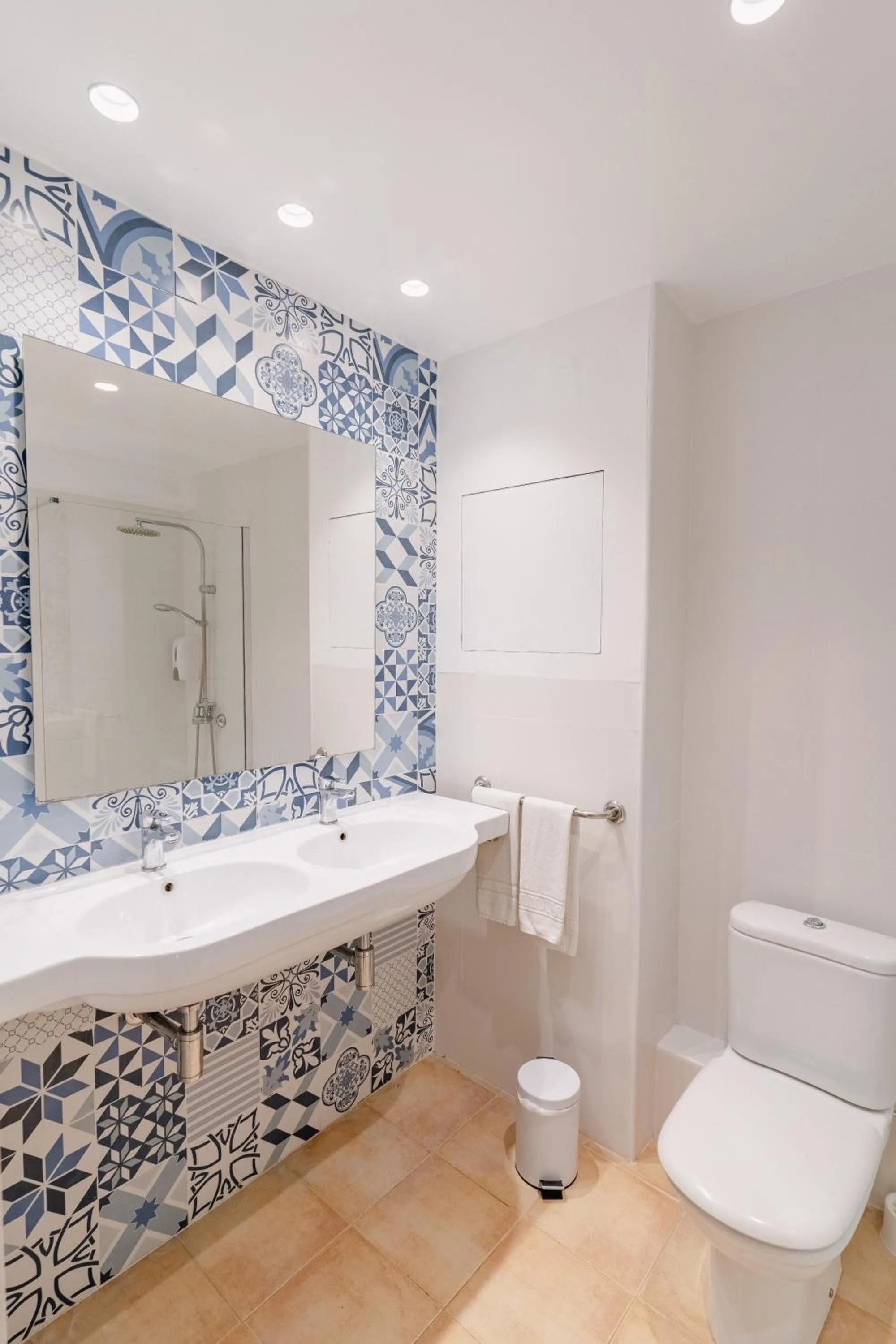 Shower in Hostal HPC Porto Colom