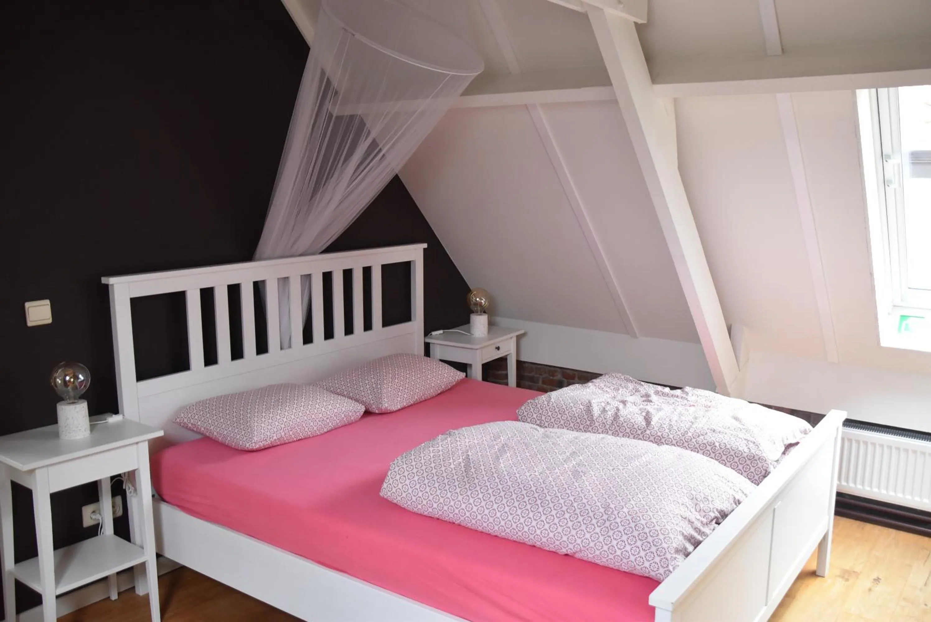 Bedroom, Bed in Huyze Peerdenbrugghe