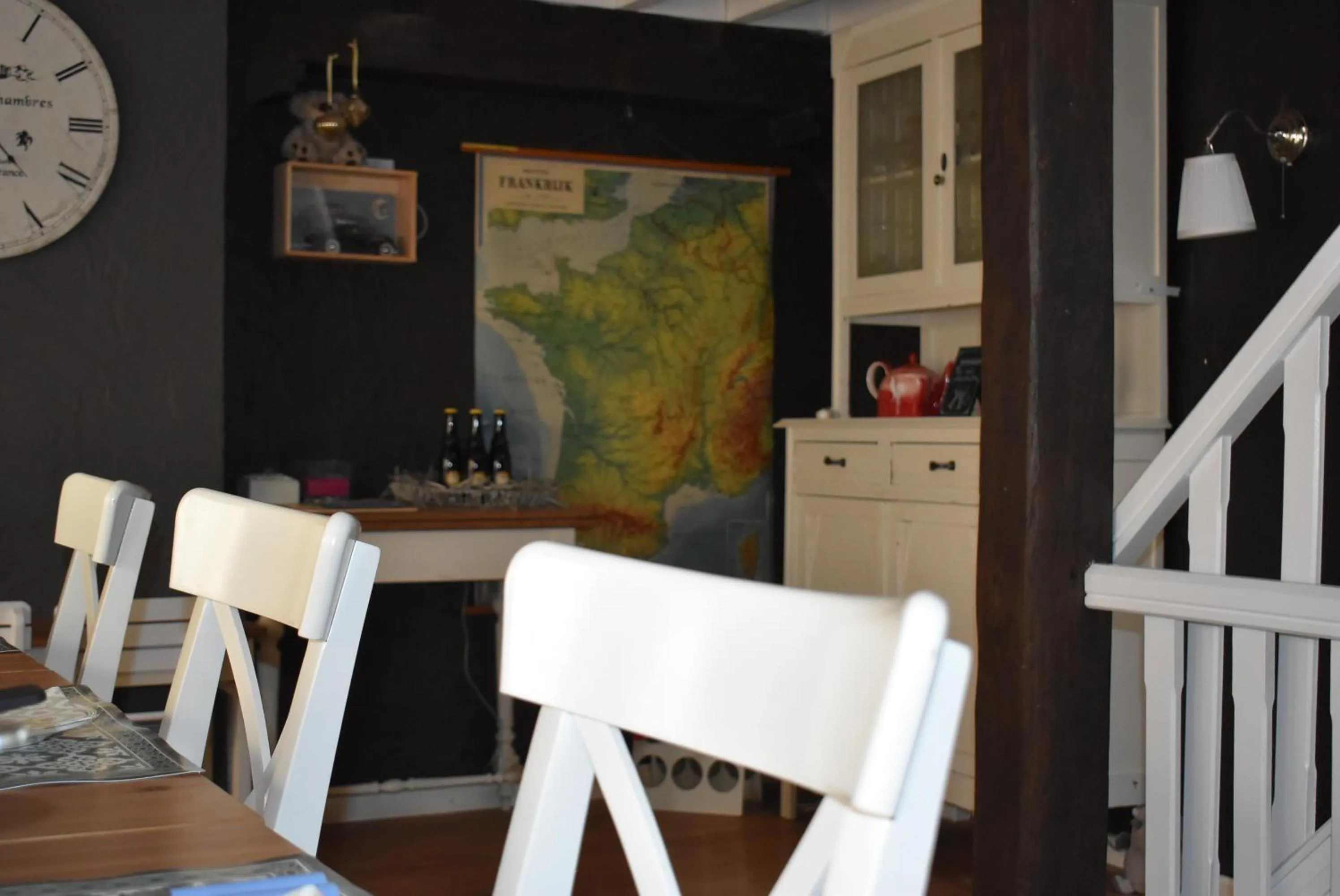 Dining area in Huyze Peerdenbrugghe