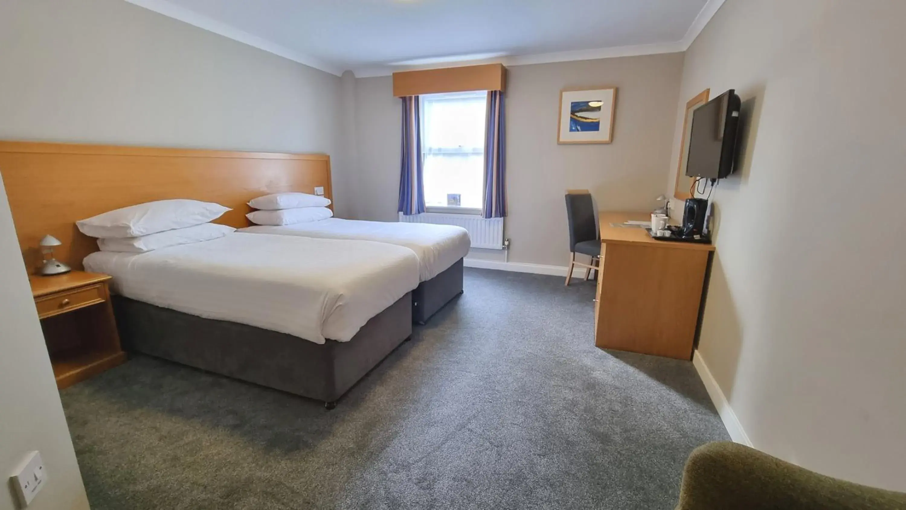 Standard Twin Room in Burn Hall Hotel Standard Twin Room in Burn Hall Hotel