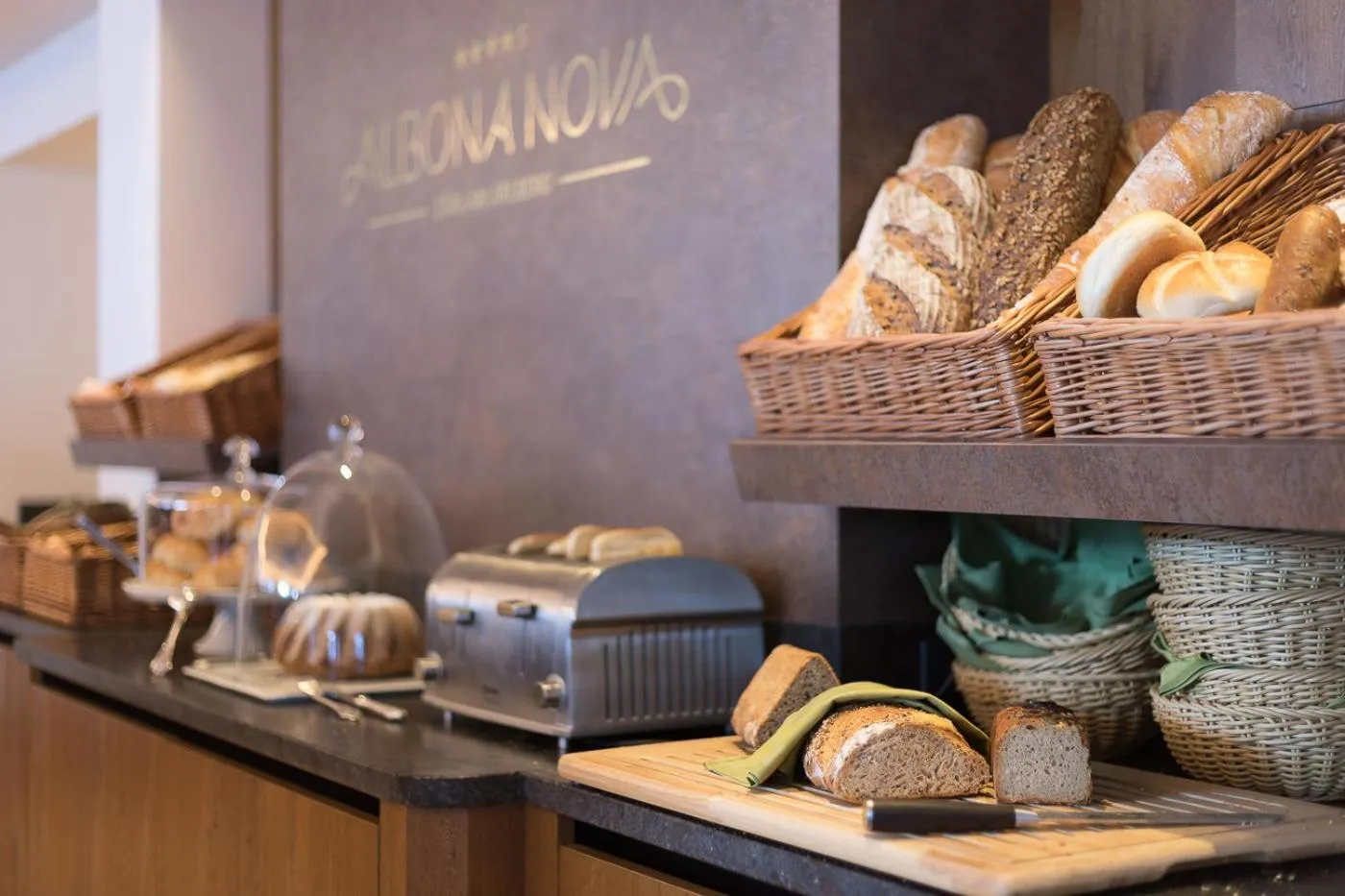 Food and drinks in Hotel Albona Nova