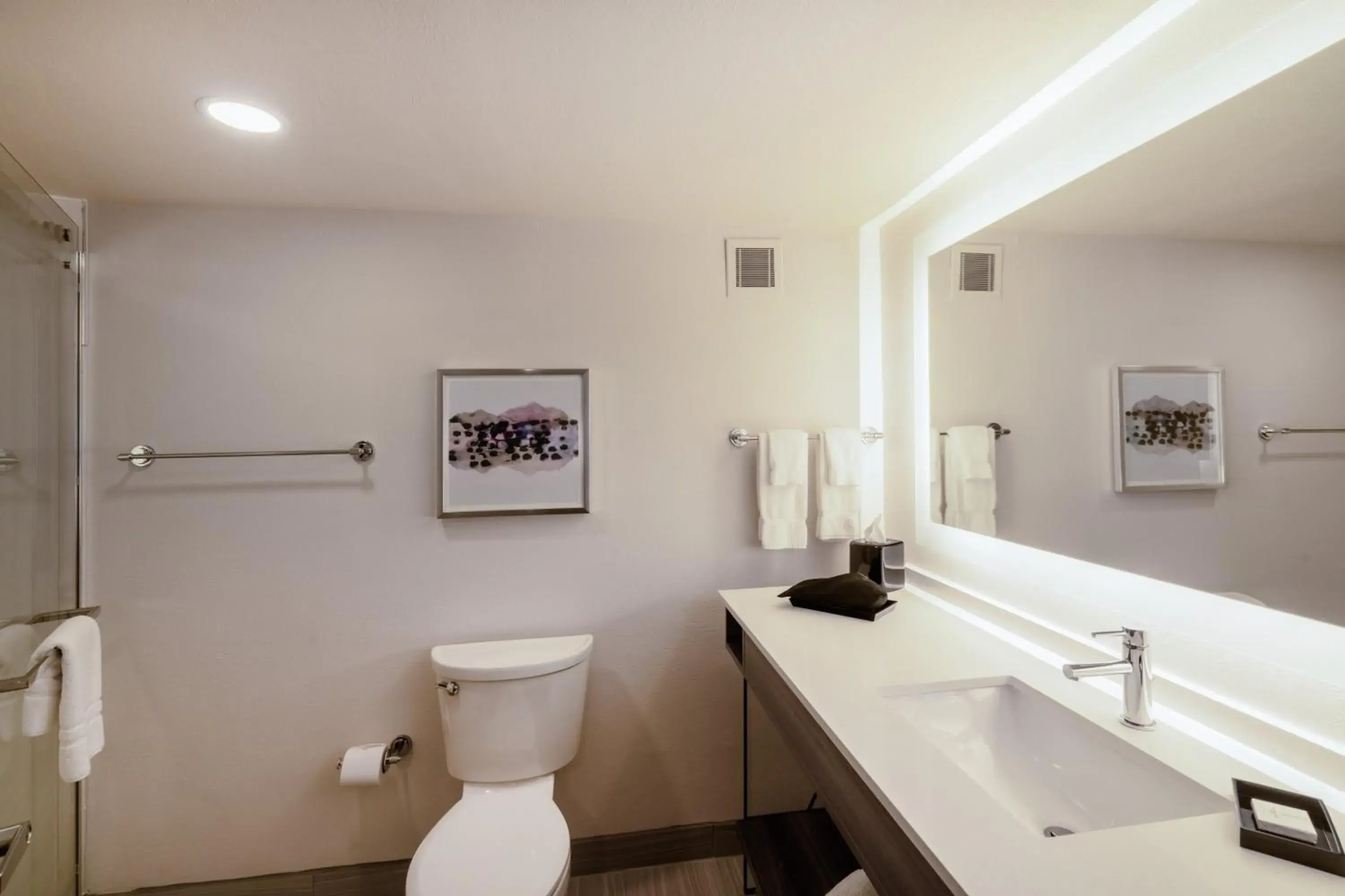 Photo of the whole room in Crowne Plaza Atlanta NE - Norcross by IHG Photo of the whole room in Crowne Plaza Atlanta NE - Norcross by IHG