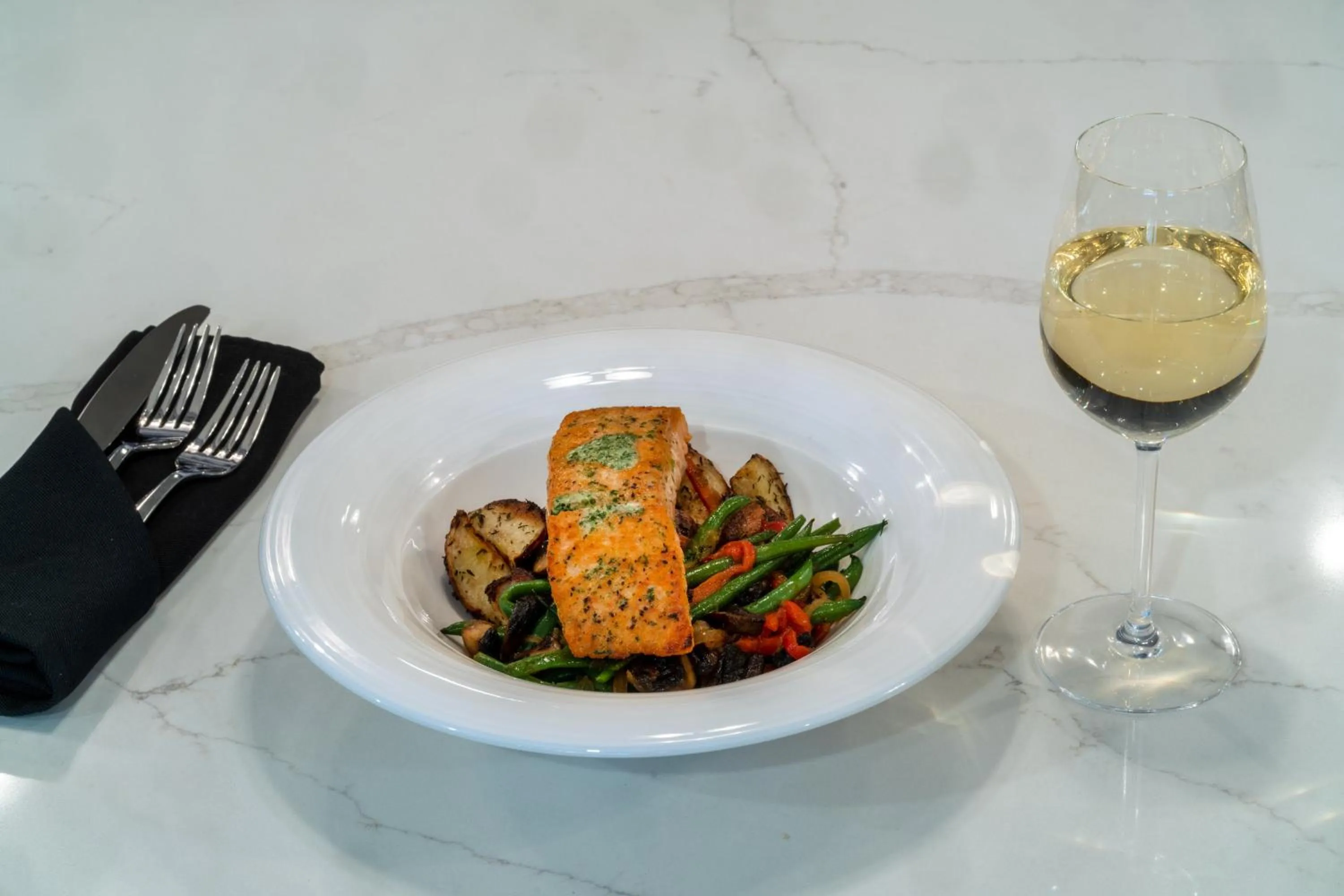 Bedroom in Crowne Plaza Atlanta NE - Norcross by IHG