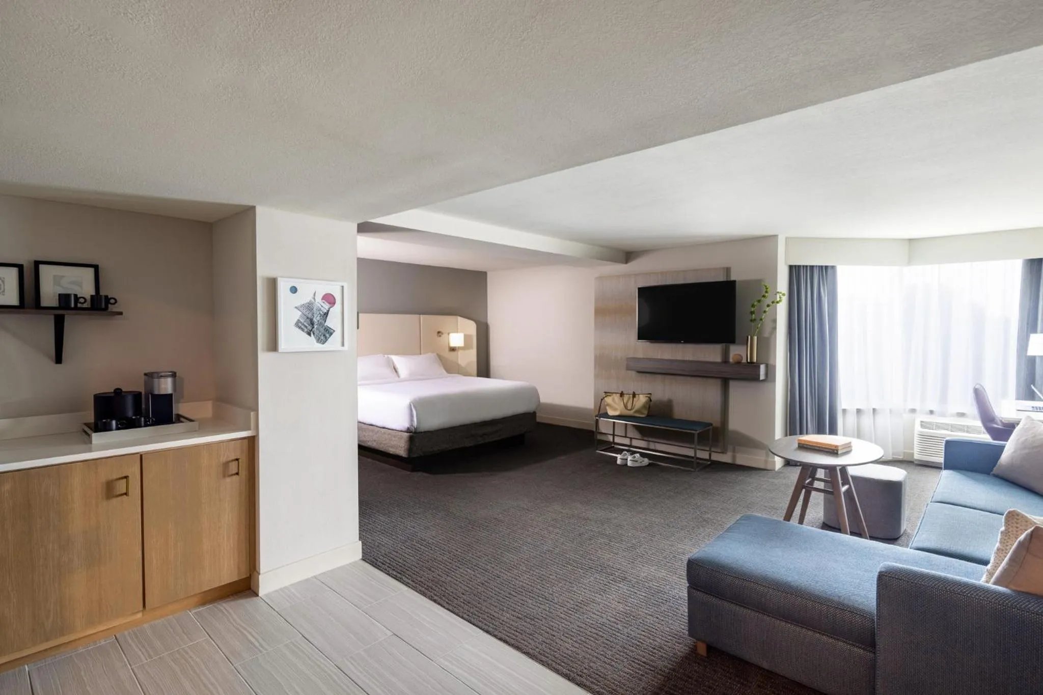 Photo of the whole room, Bed in Crowne Plaza Atlanta NE - Norcross by IHG