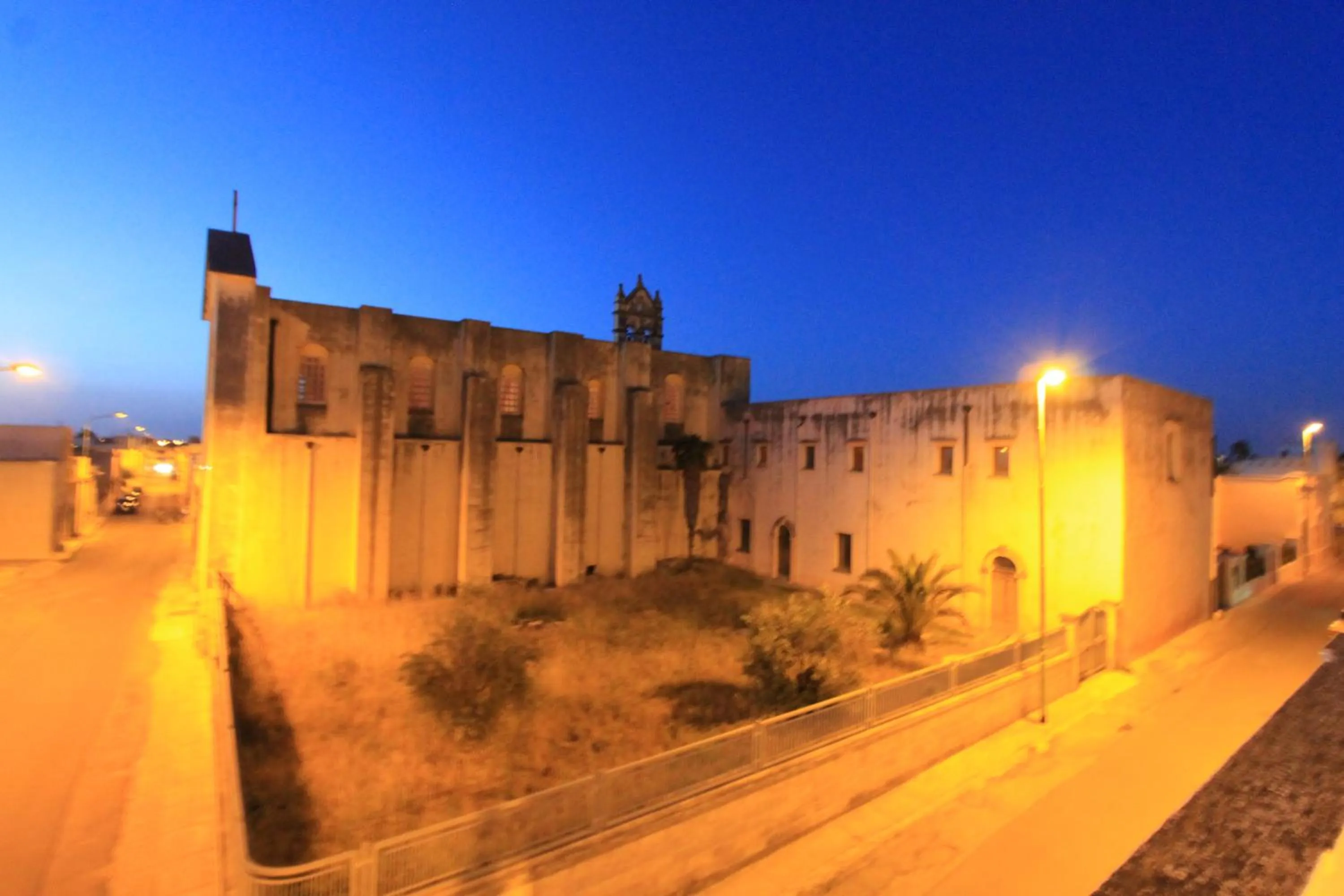 Nearby landmark in La Casa del Mercante