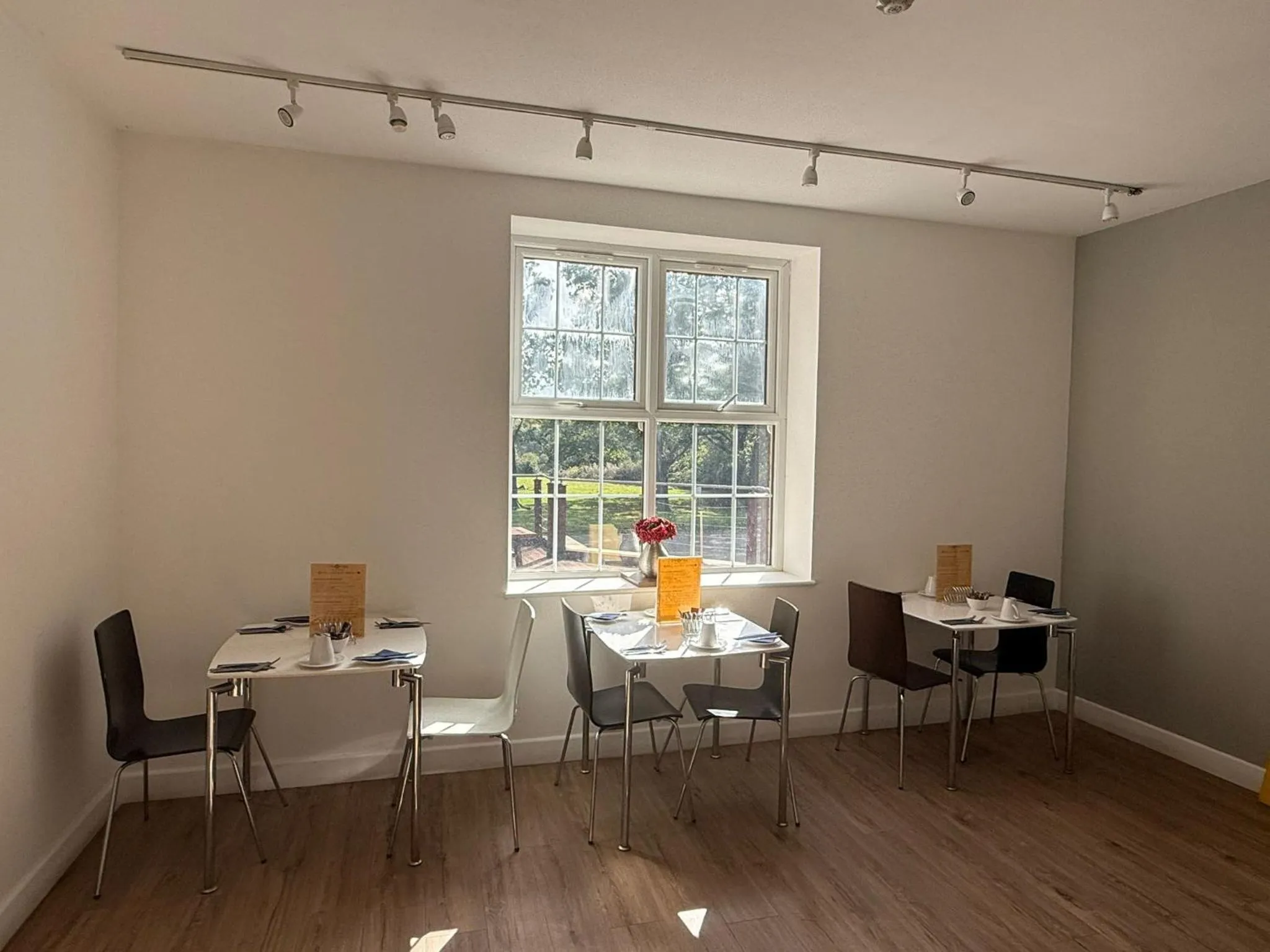 Trivelles Gatwick Hotel & airport Parking