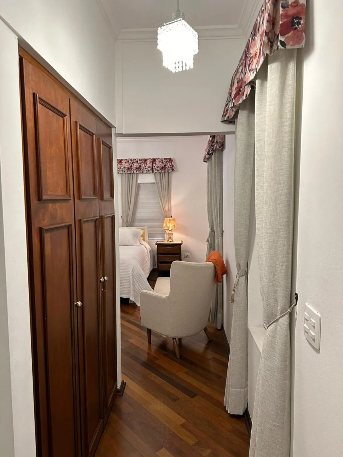 Bed in Center Suiço Flats