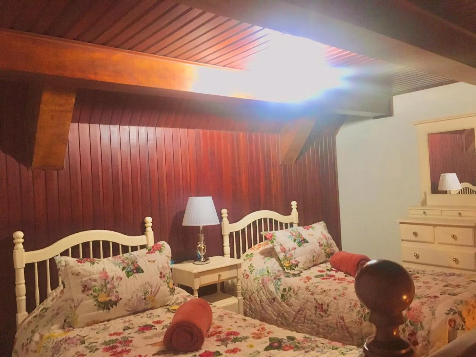 Bed in Center Suiço Flats