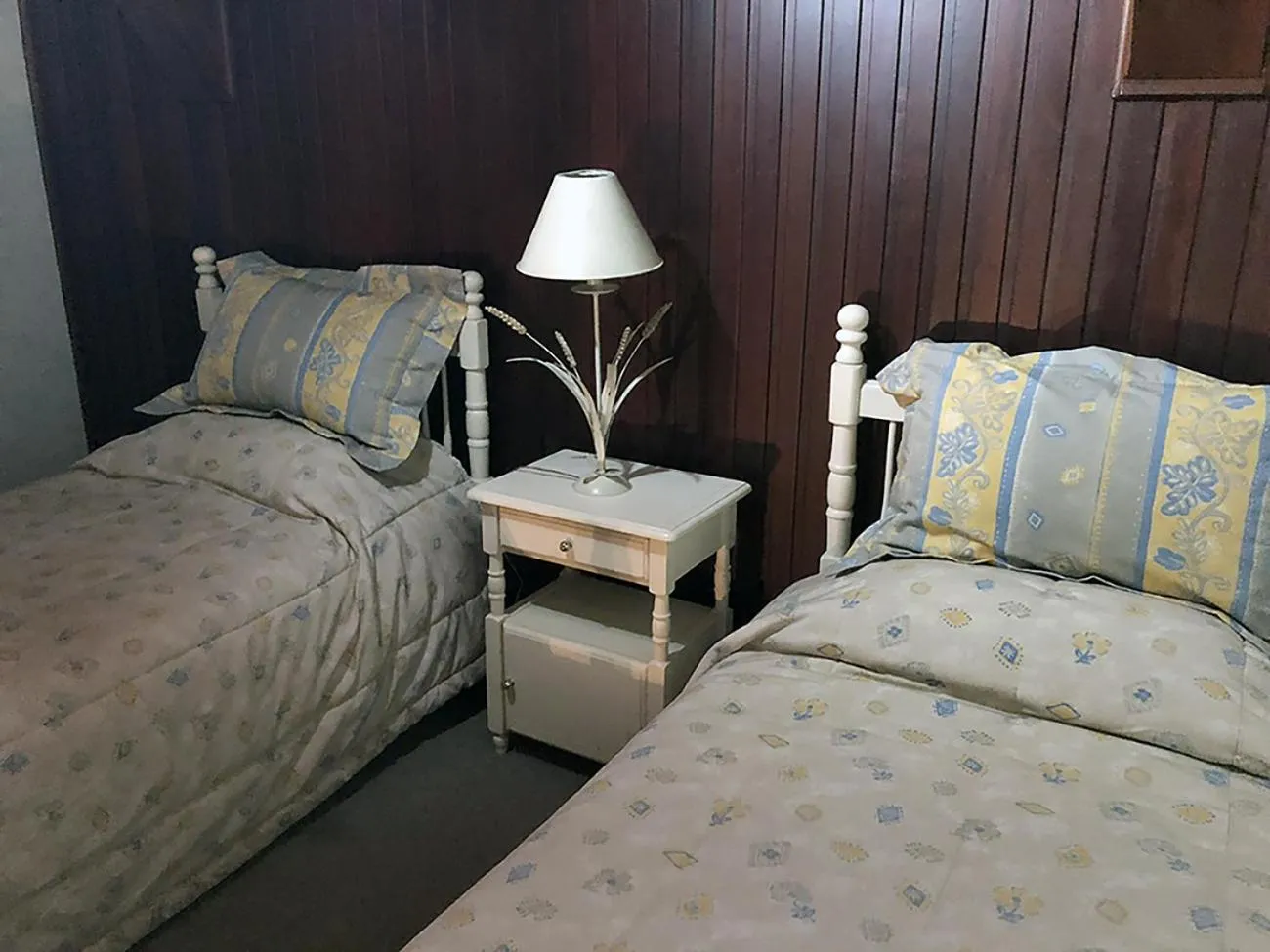 Bed in Center Suiço Flats