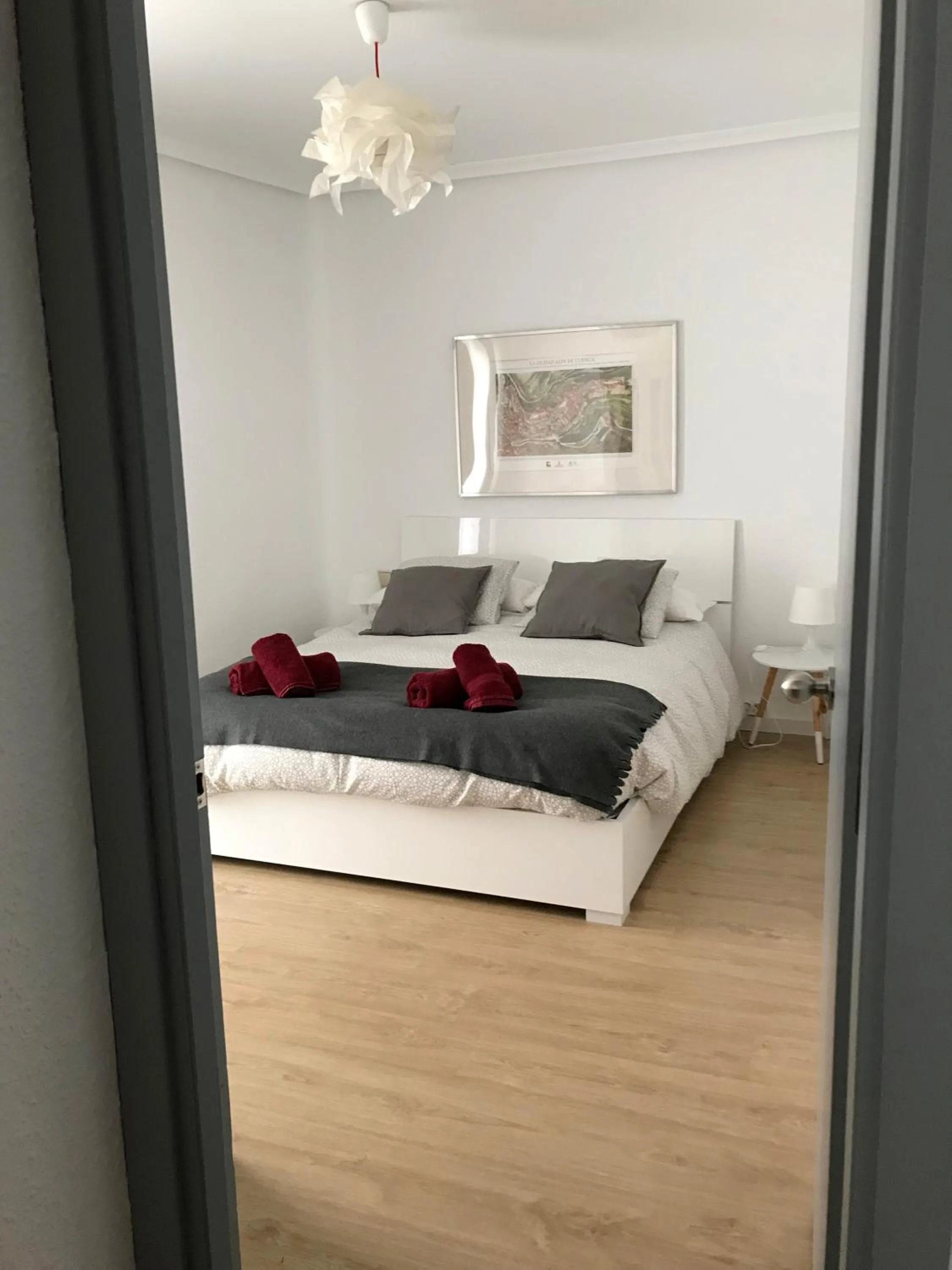Photo of the whole room, Bed in HabitaHost Colón