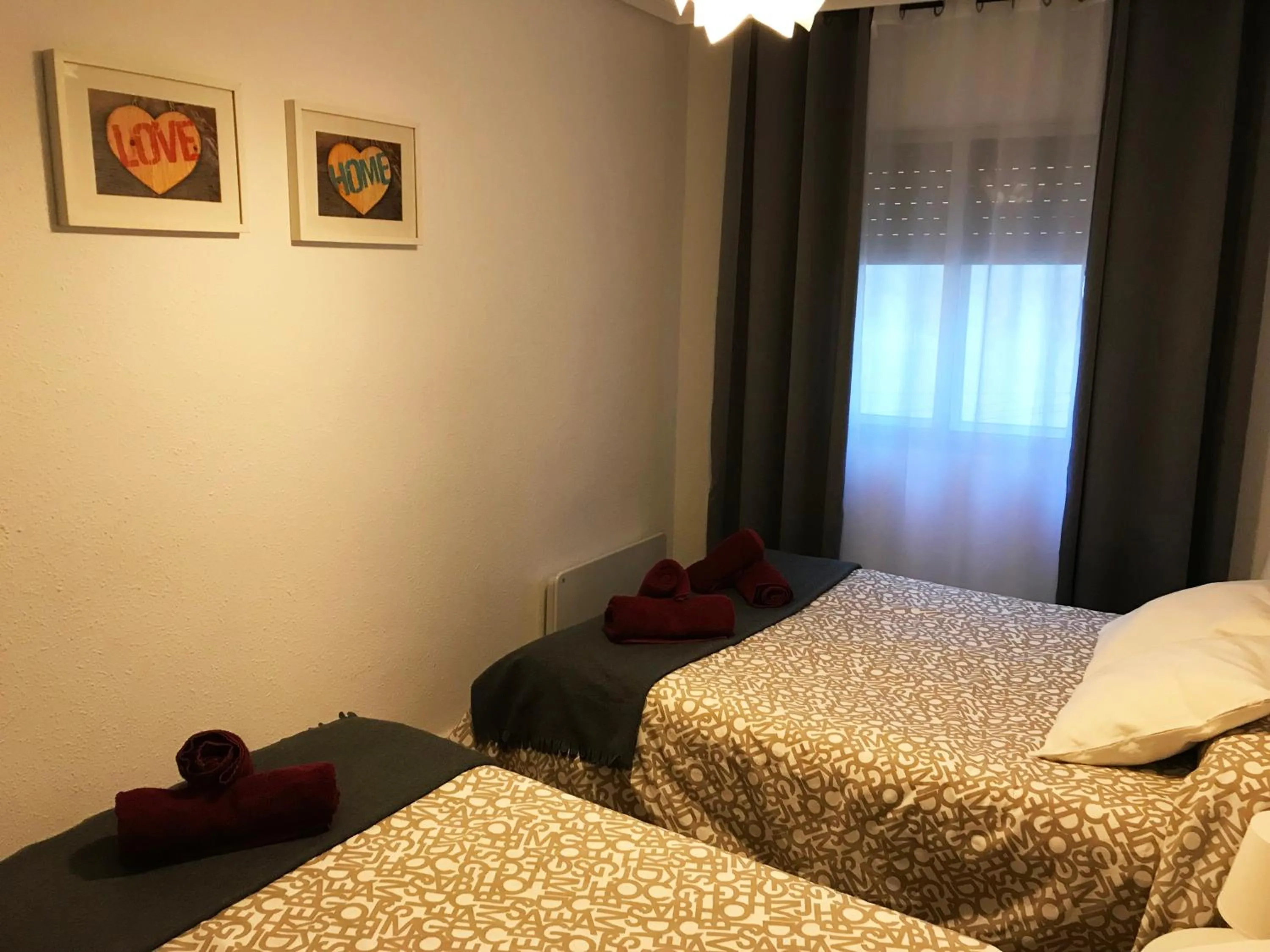 Bedroom, Bed in HabitaHost Colón