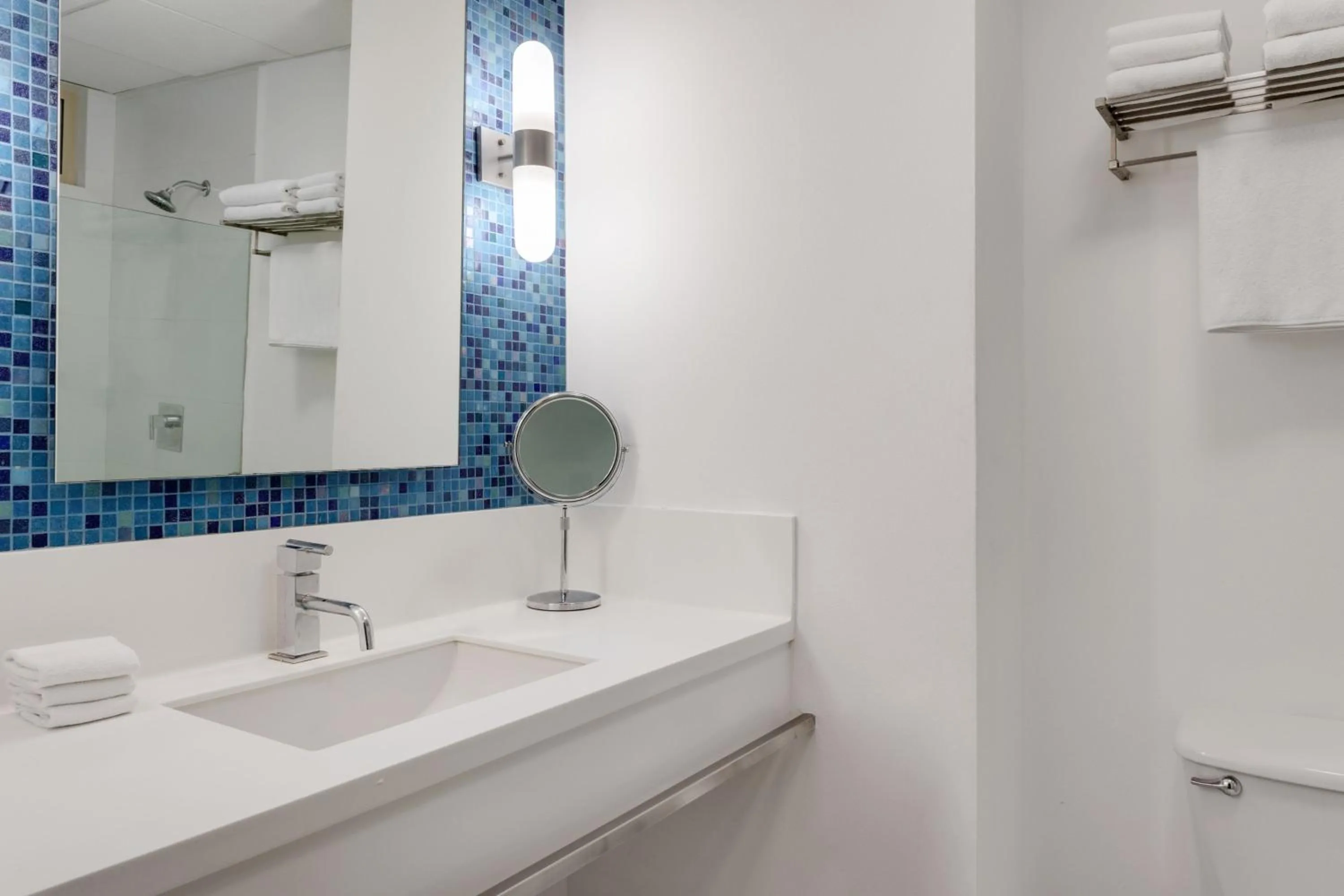 Bathroom in Four Points by Sheraton Monterrey Linda Vista