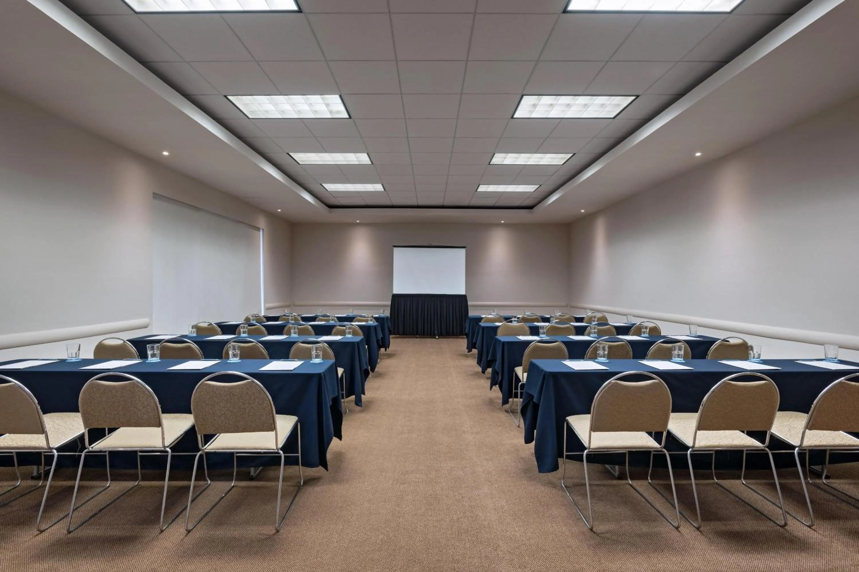 Meeting/conference room in Four Points by Sheraton Monterrey Linda Vista